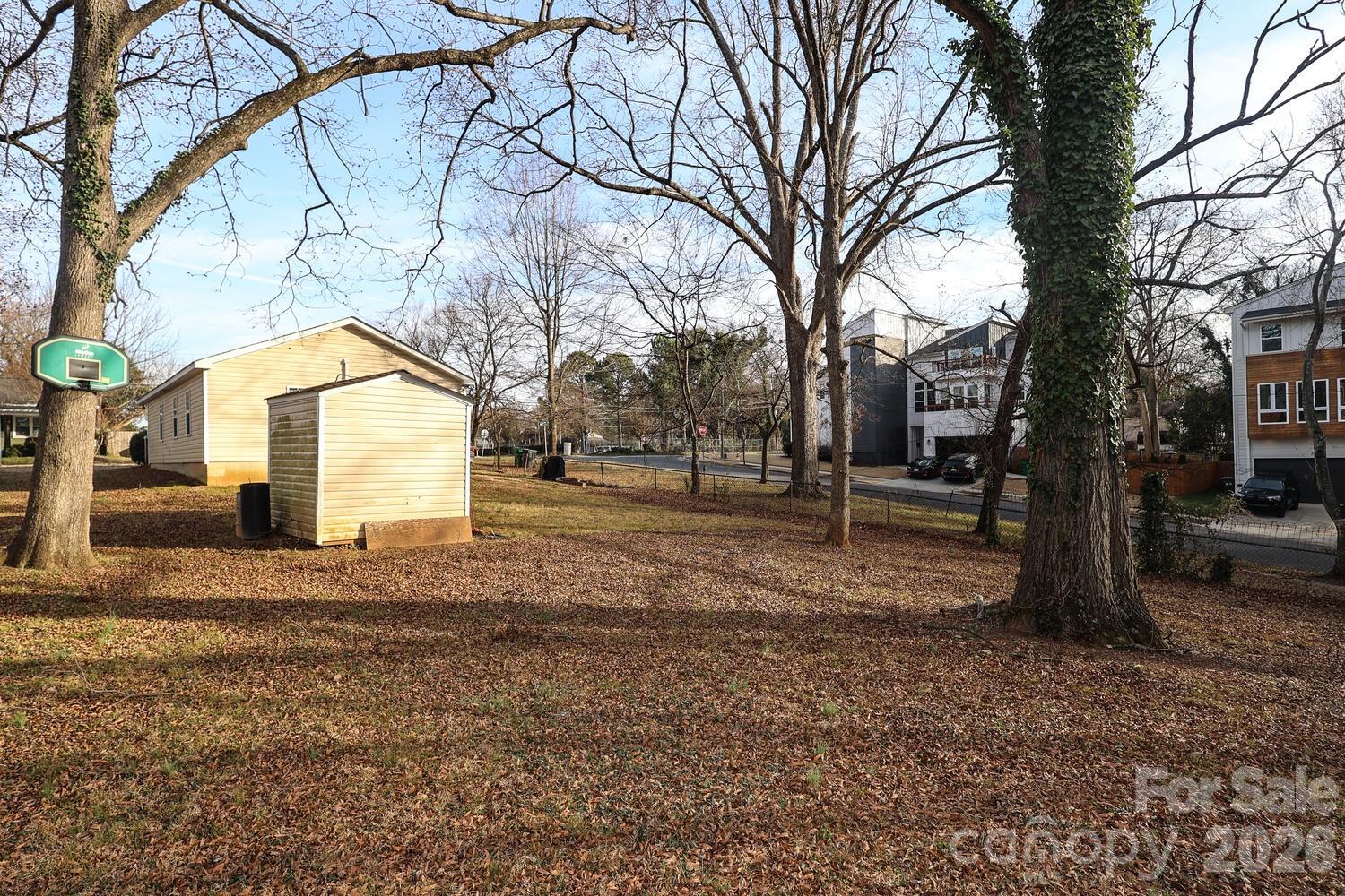 505 Campus Street Property Photo 29