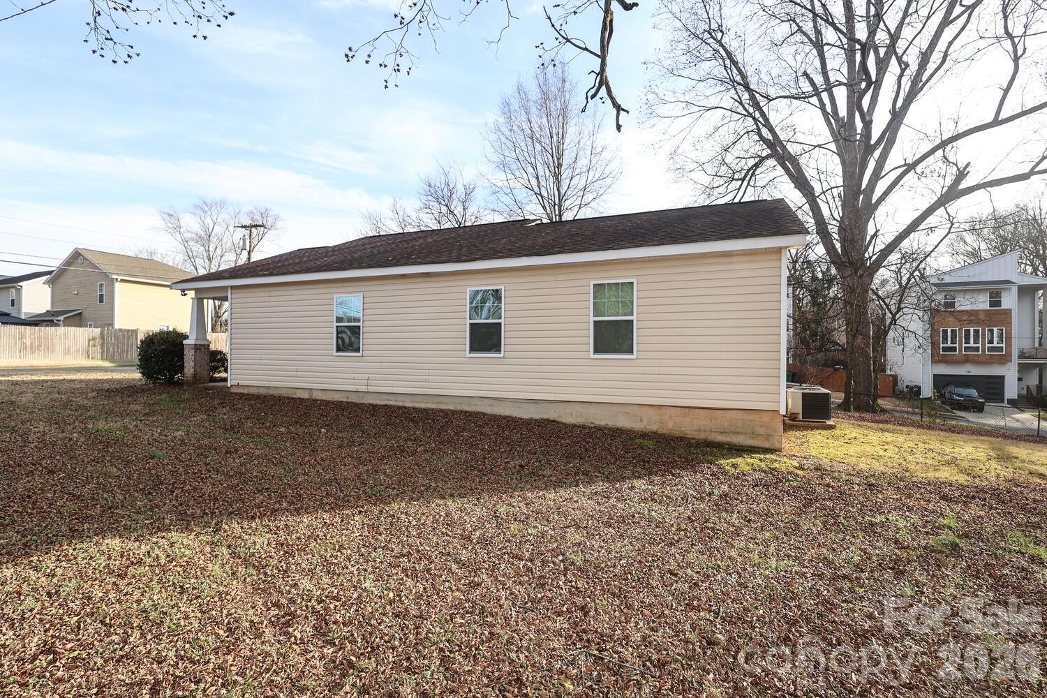 505 Campus Street Property Photo 30