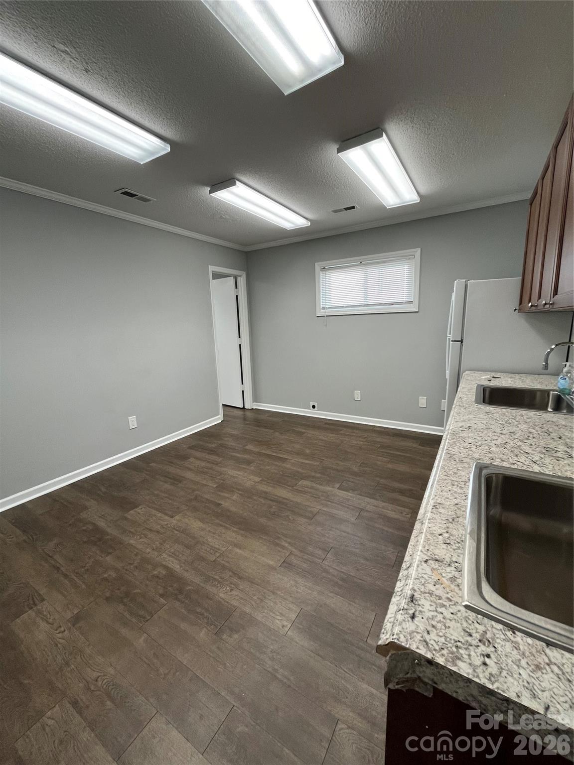 418 S South Street Property Photo 4