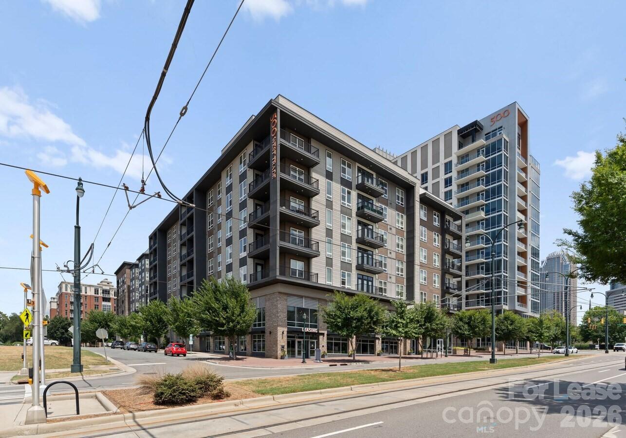500 W Trade Street B3 Property Photo 4