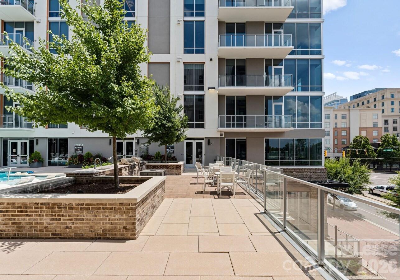 500 W Trade Street B3 Property Photo 19