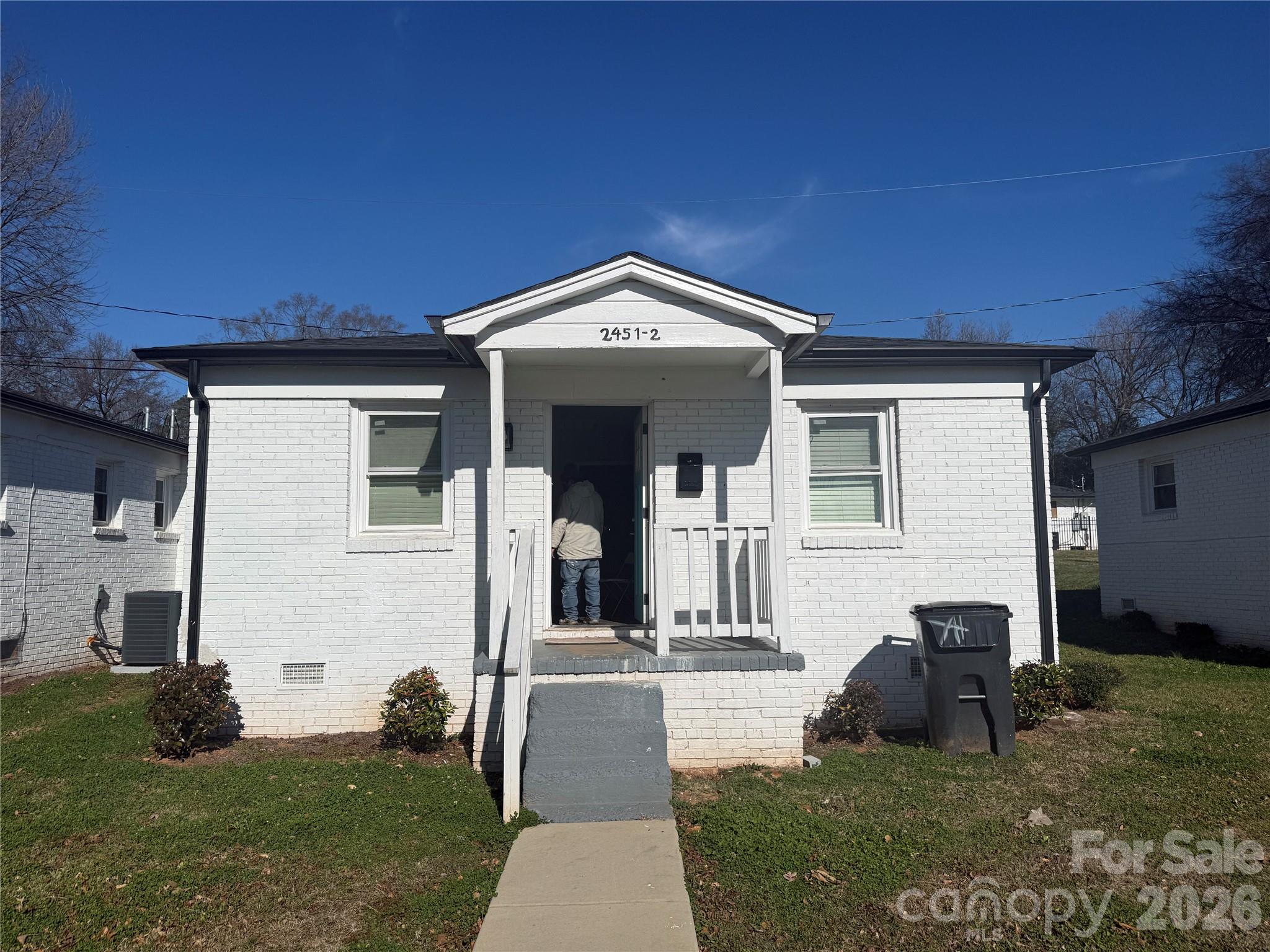 2479 Julia Avenue Property Photo 4