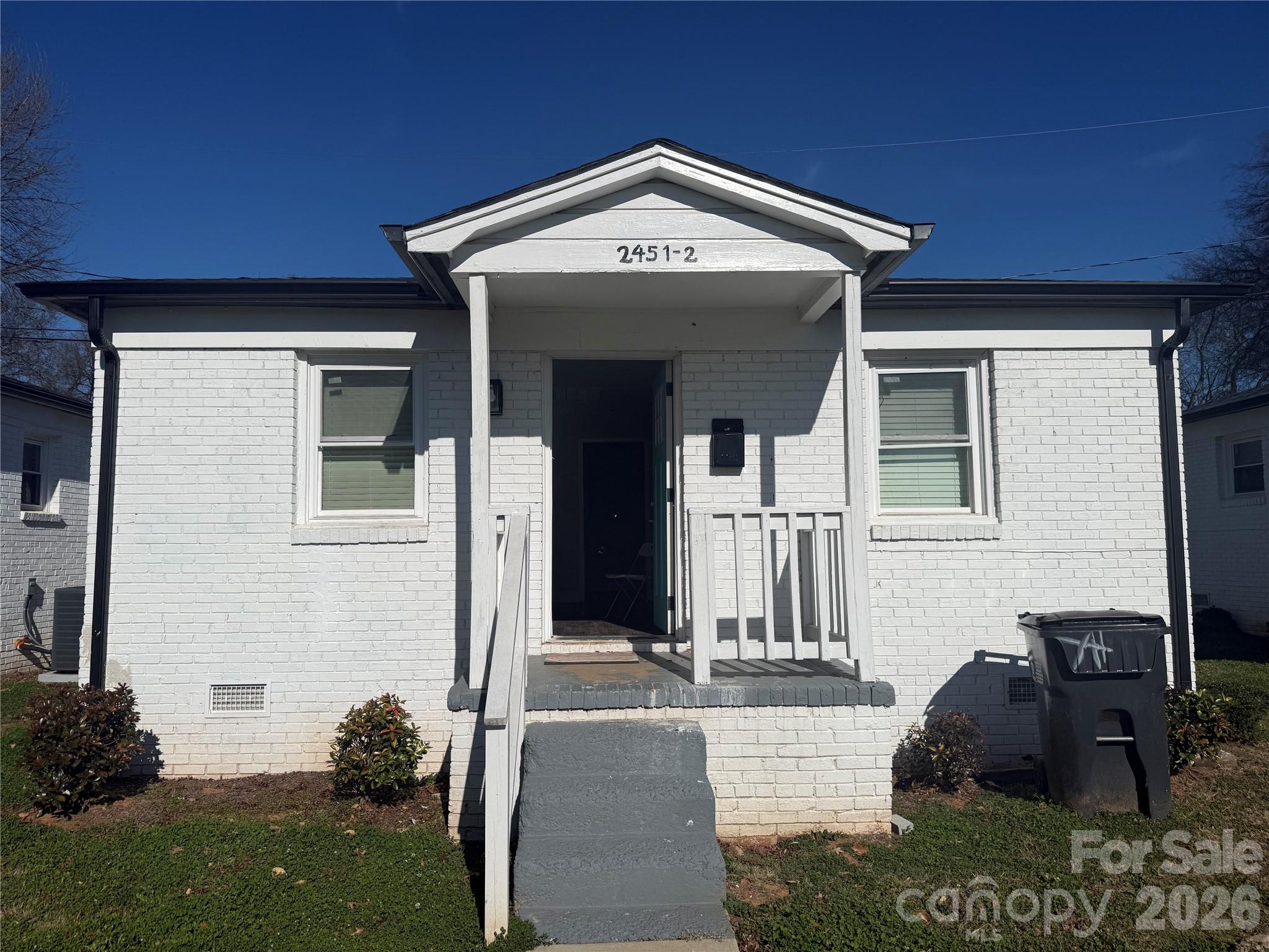 2479 Julia Avenue Property Photo 5