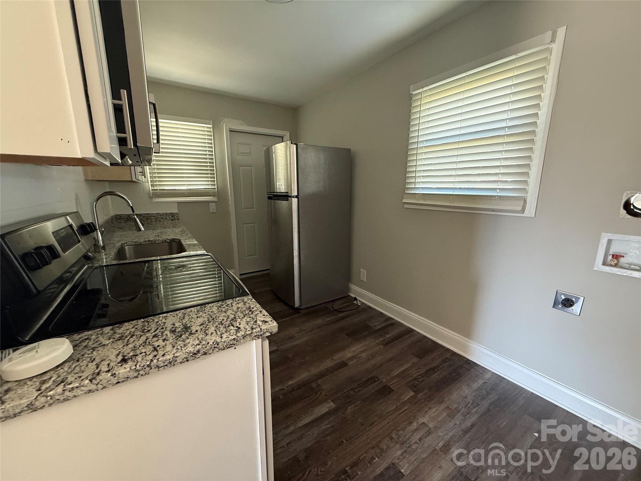 2479 Julia Avenue Property Photo 9