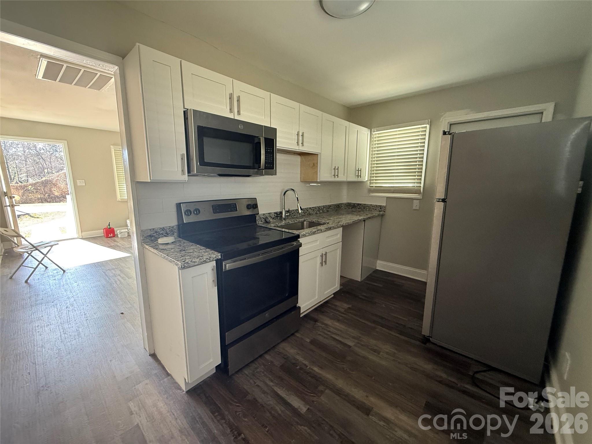 2479 Julia Avenue Property Photo 10