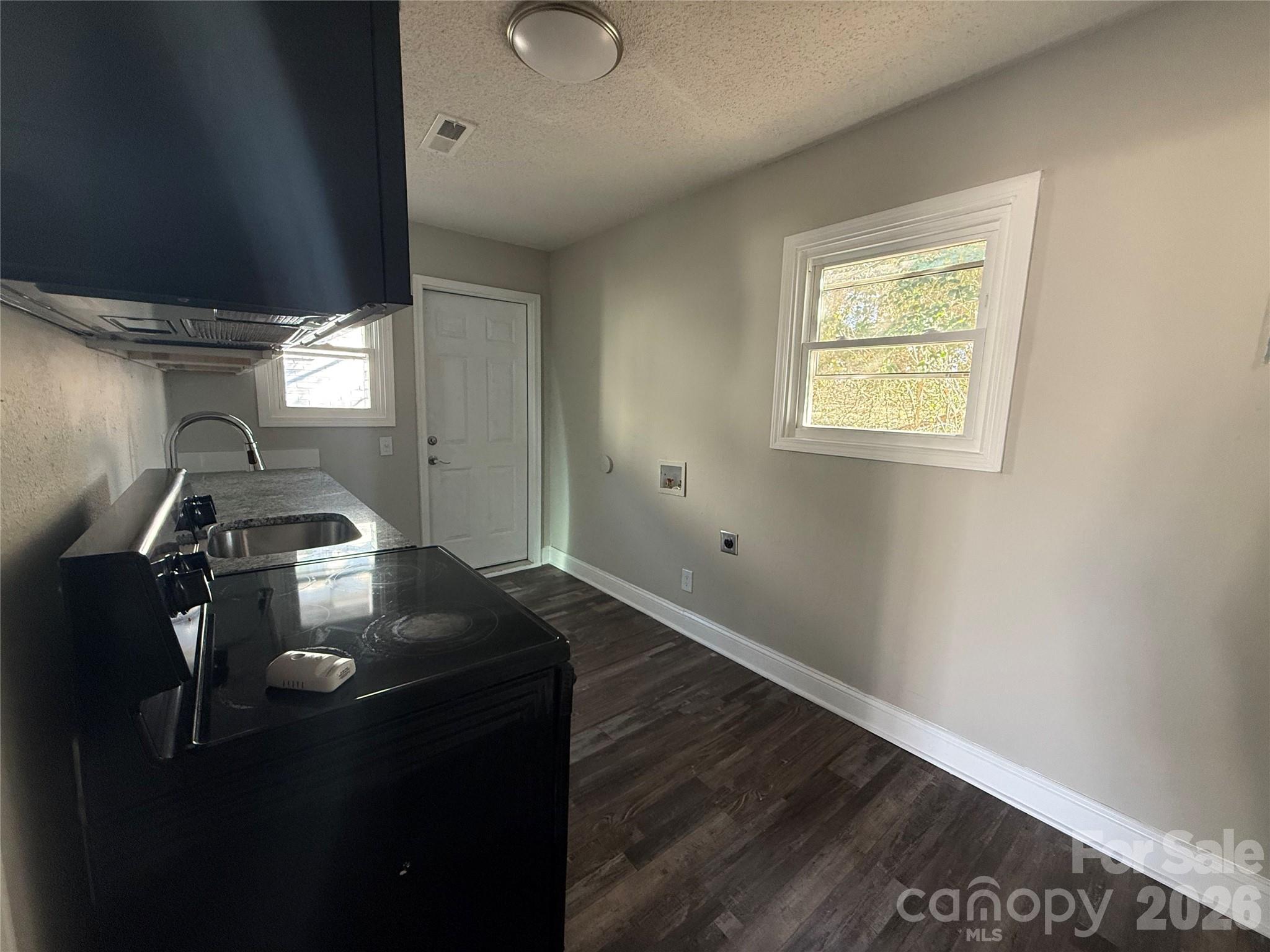 2479 Julia Avenue Property Photo 16