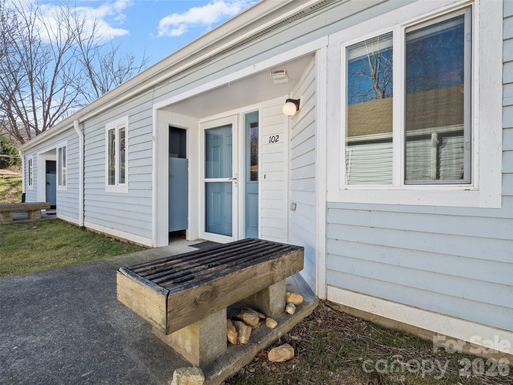 102 Llama Way Property Photo 4