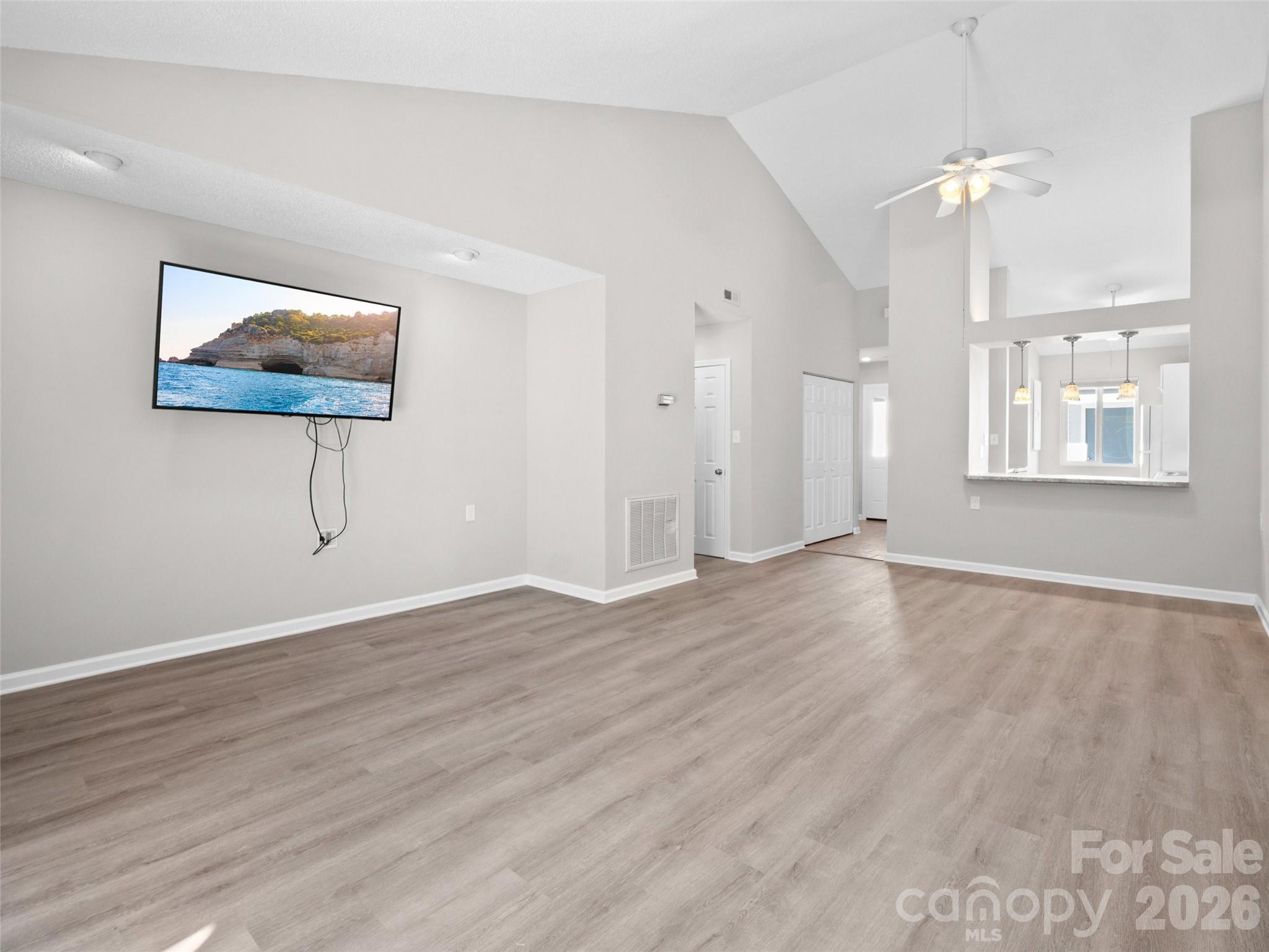 102 Llama Way Property Photo 7