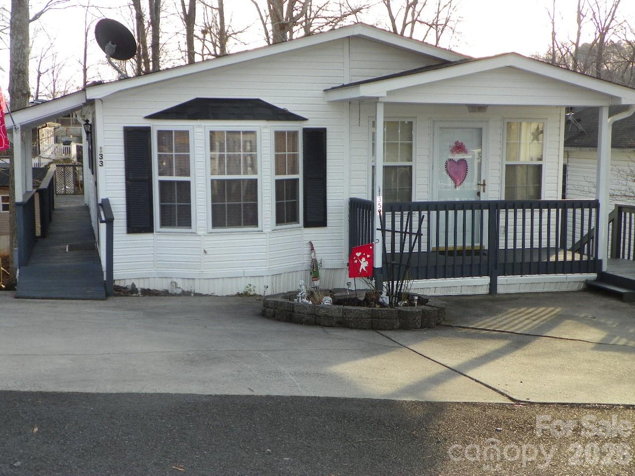 133 Pier Avenue Property Photo 1