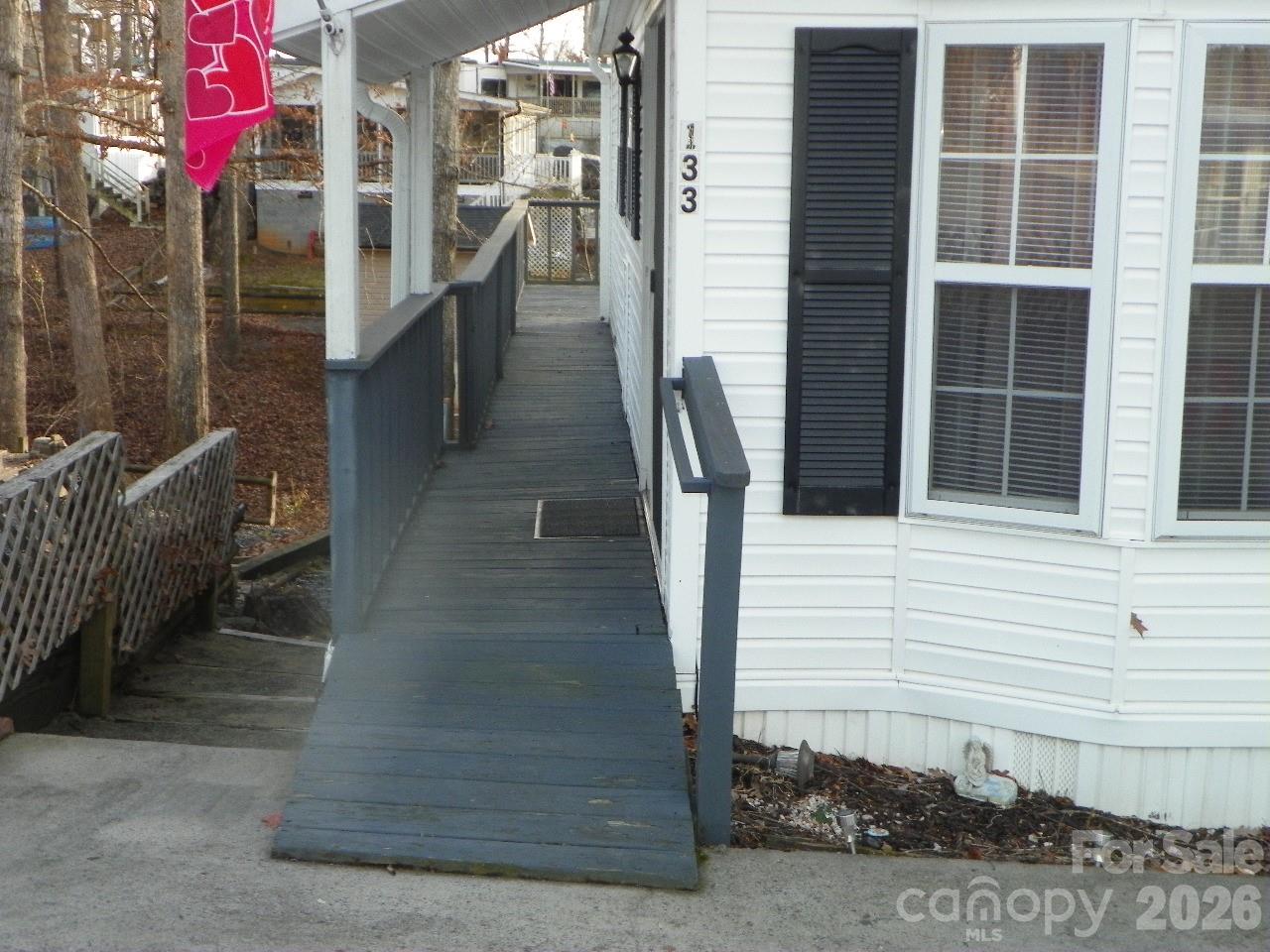 133 Pier Avenue Property Photo 2