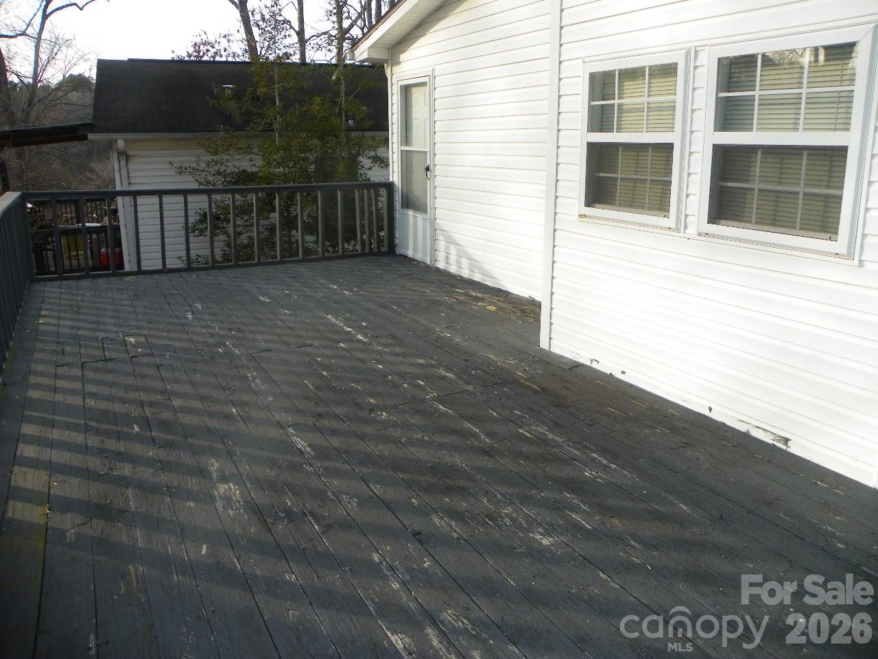 133 Pier Avenue Property Photo 4