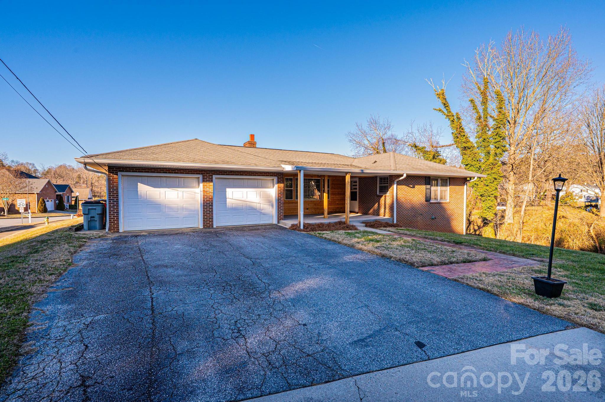 620 Diamondhead Drive Property Photo 1
