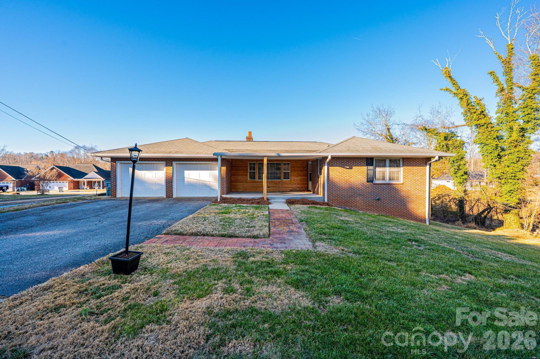 620 Diamondhead Drive Property Photo 2