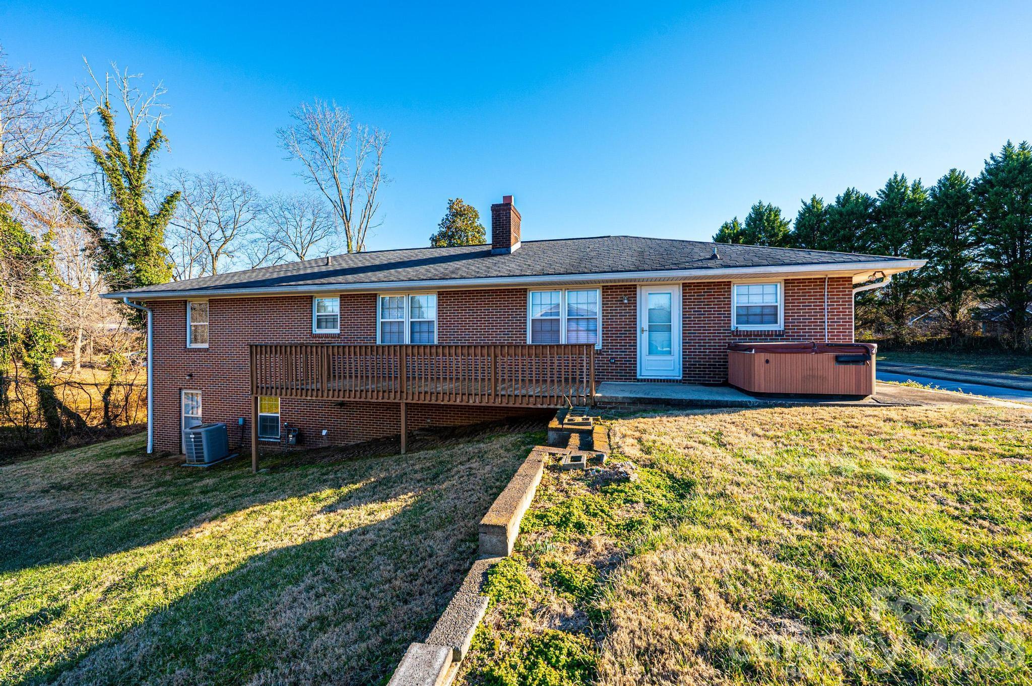 620 Diamondhead Drive Property Photo 6