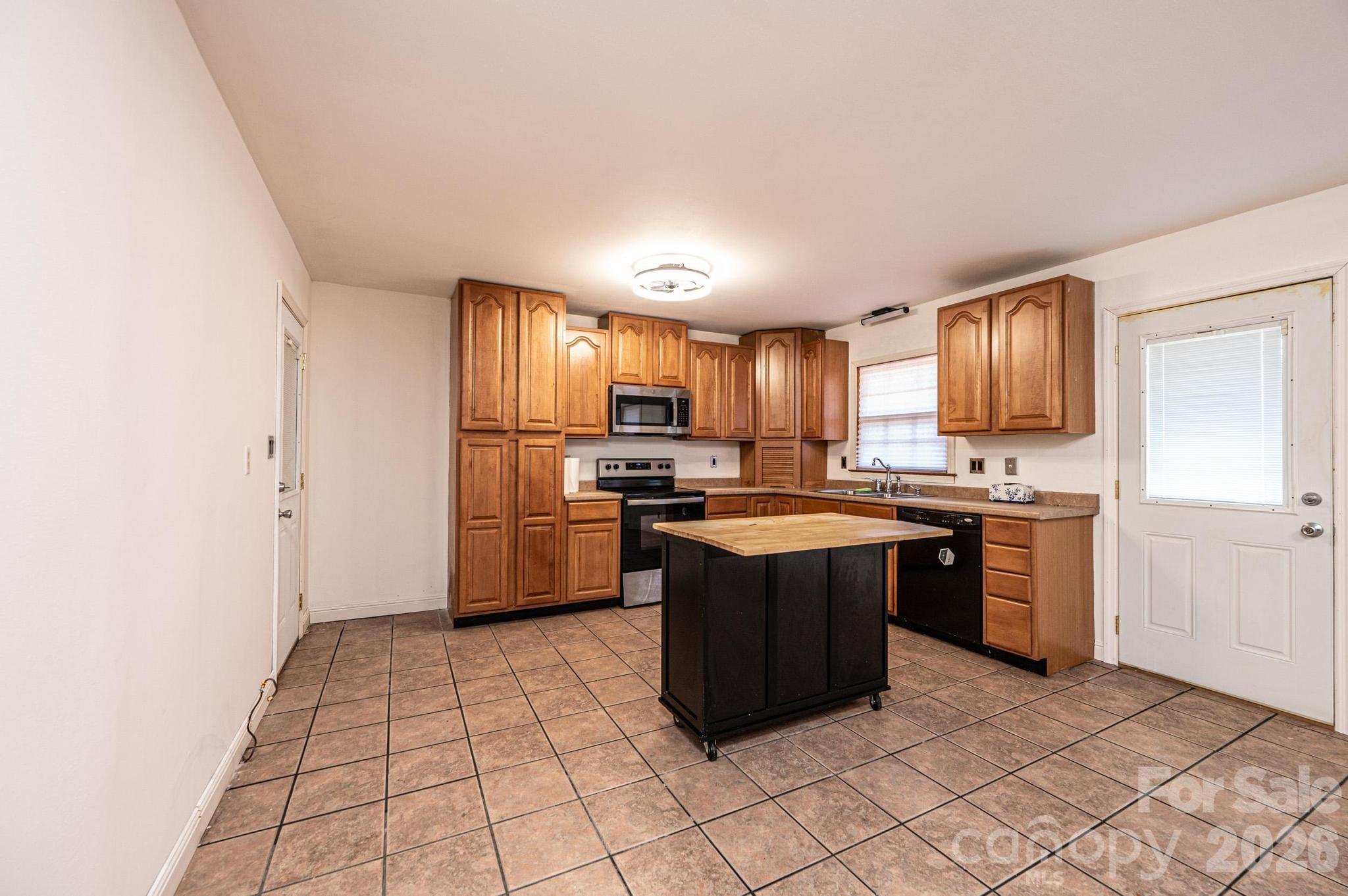 620 Diamondhead Drive Property Photo 16