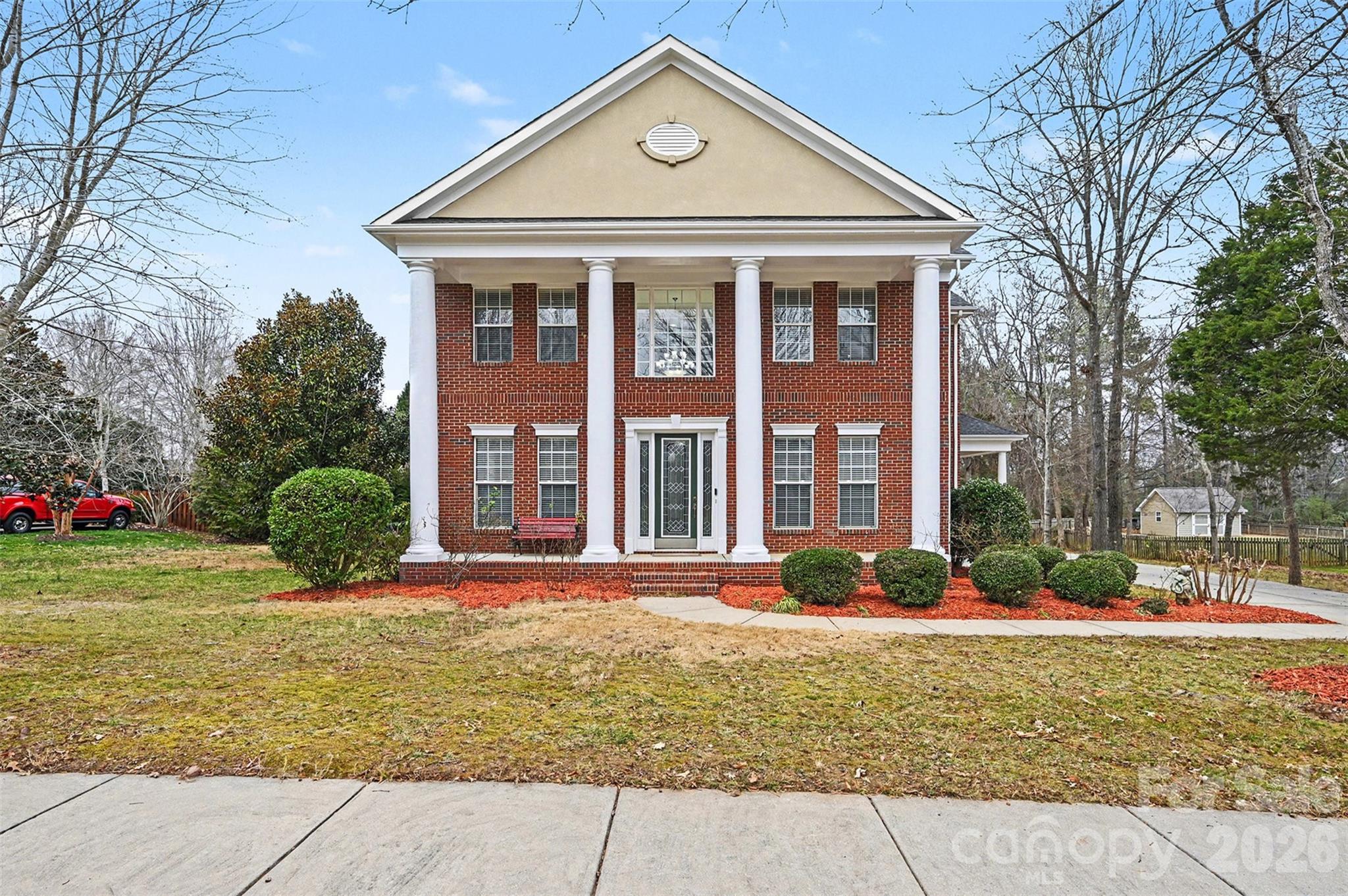 1305 Linden Glen Drive Property Photo 3