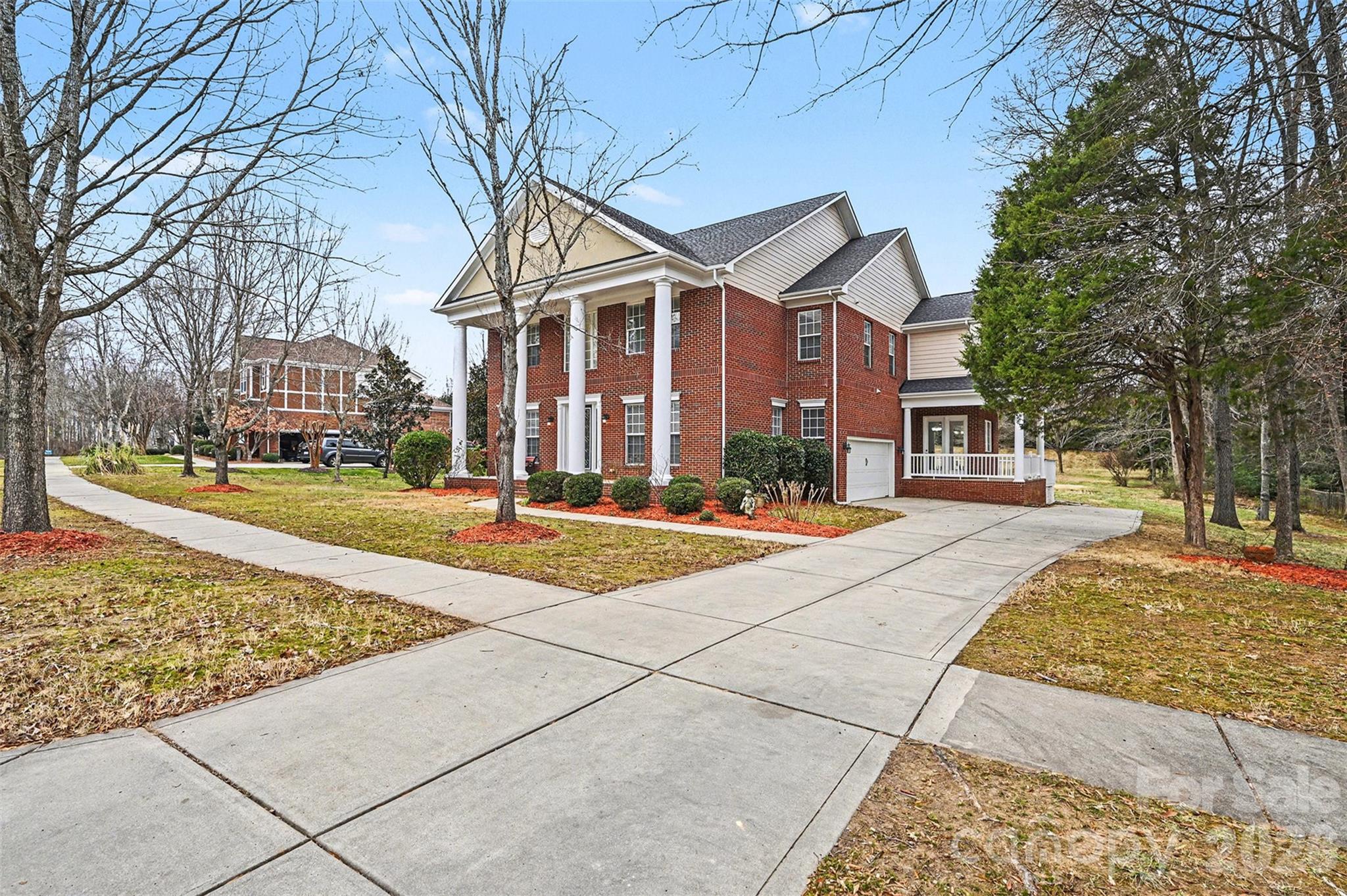 1305 Linden Glen Drive Property Photo 4