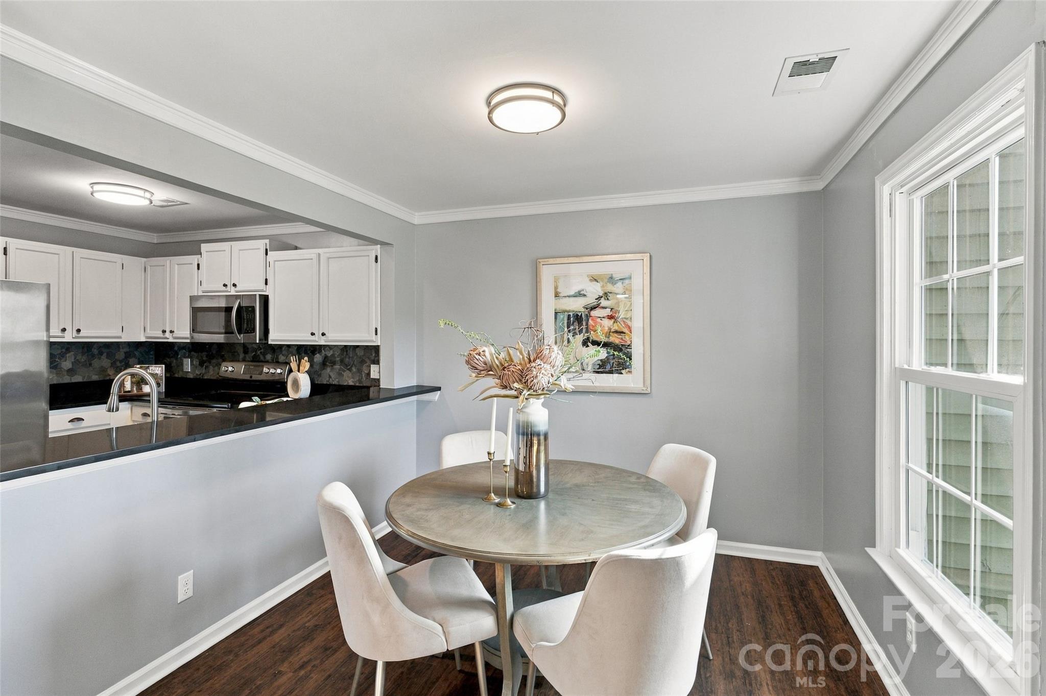 762 Marsh Road 7 Property Photo 13