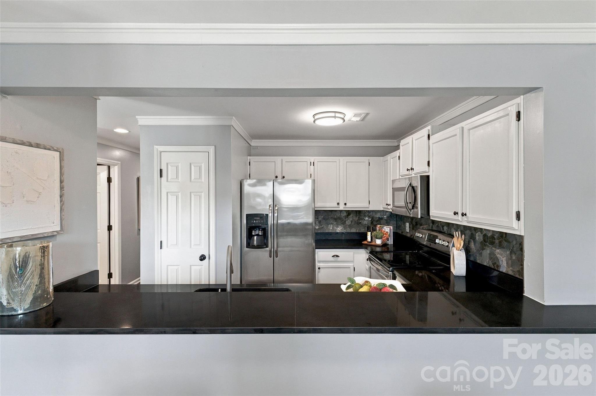 762 Marsh Road 7 Property Photo 15