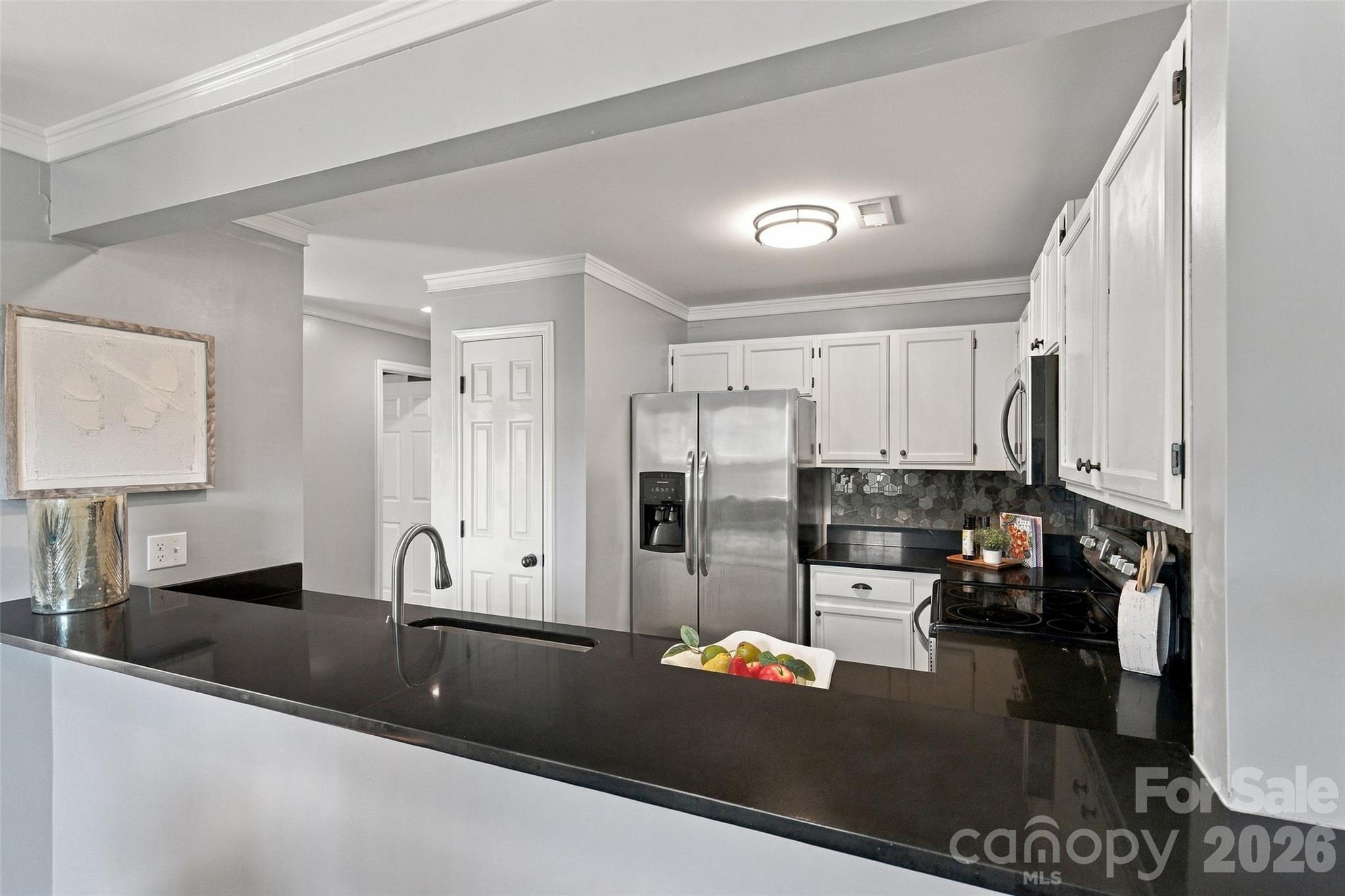 762 Marsh Road 7 Property Photo 16