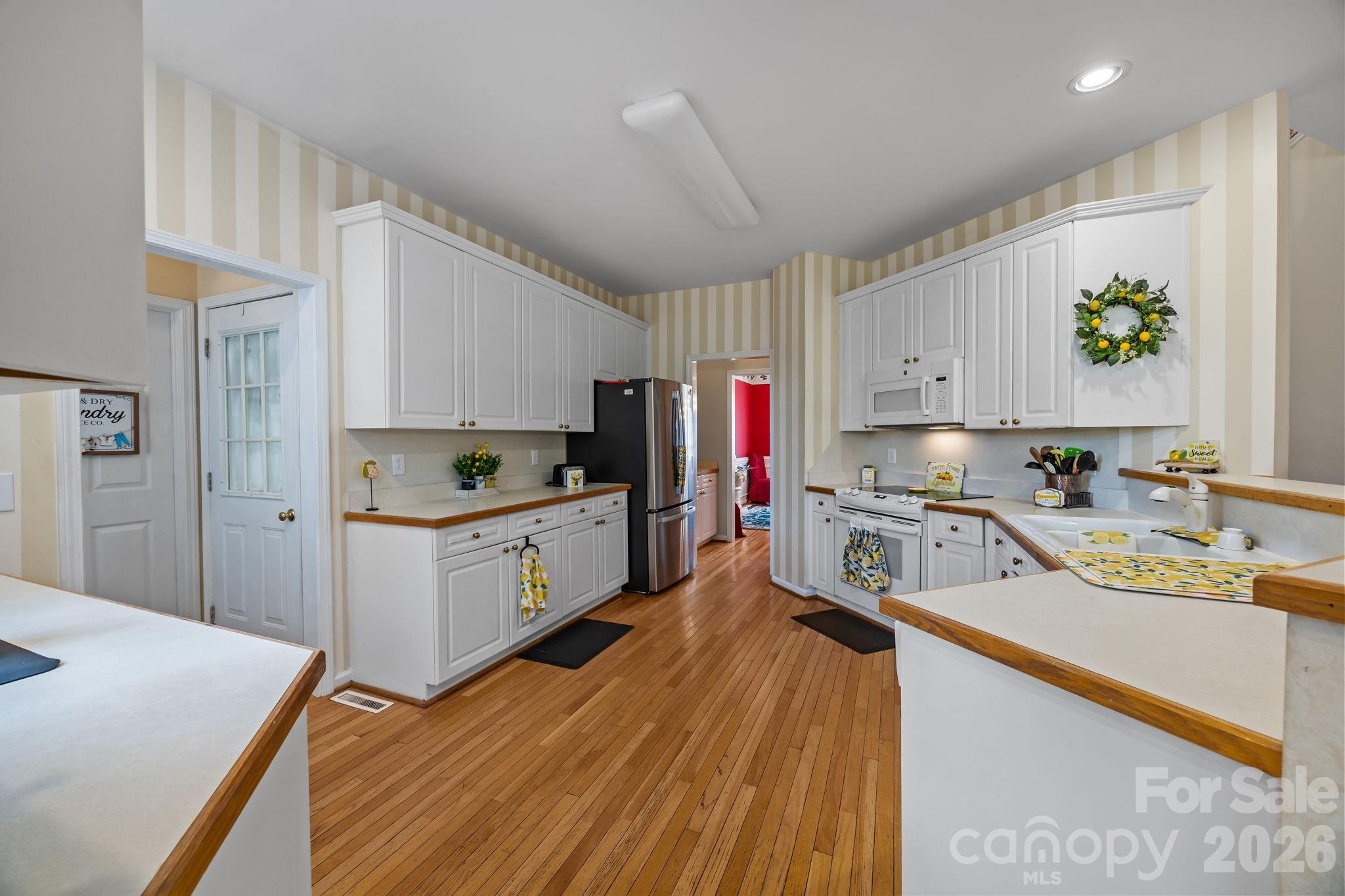 900 Muirfield Drive Property Photo 19