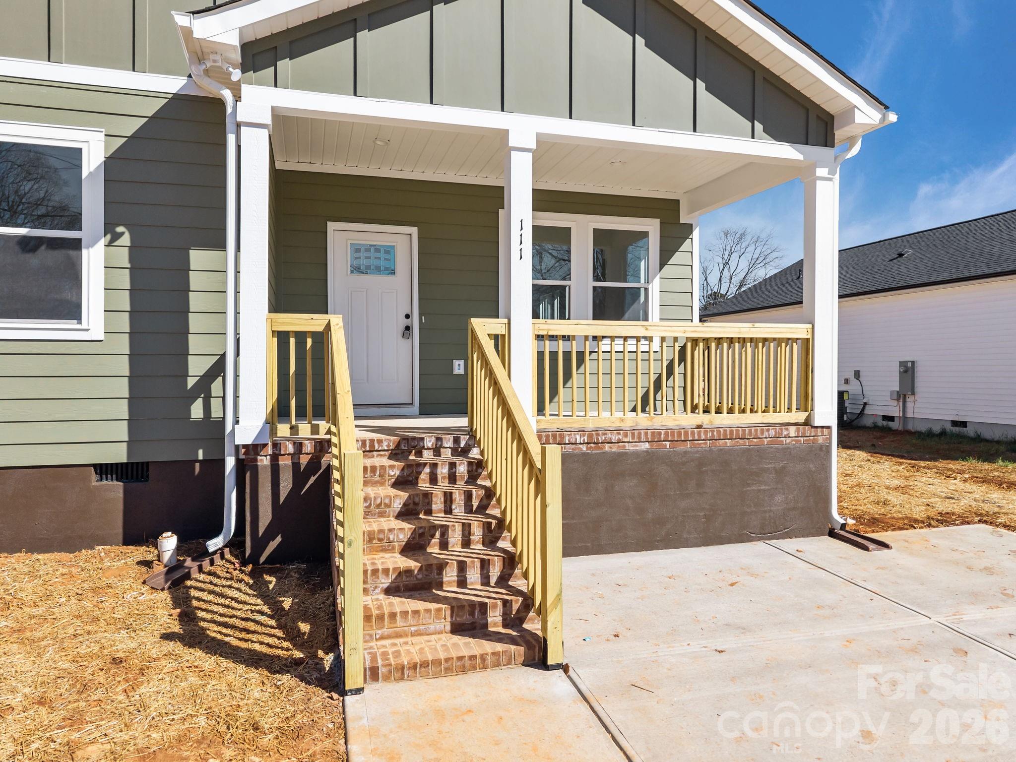 111 E Earnhardt Street Property Photo 6