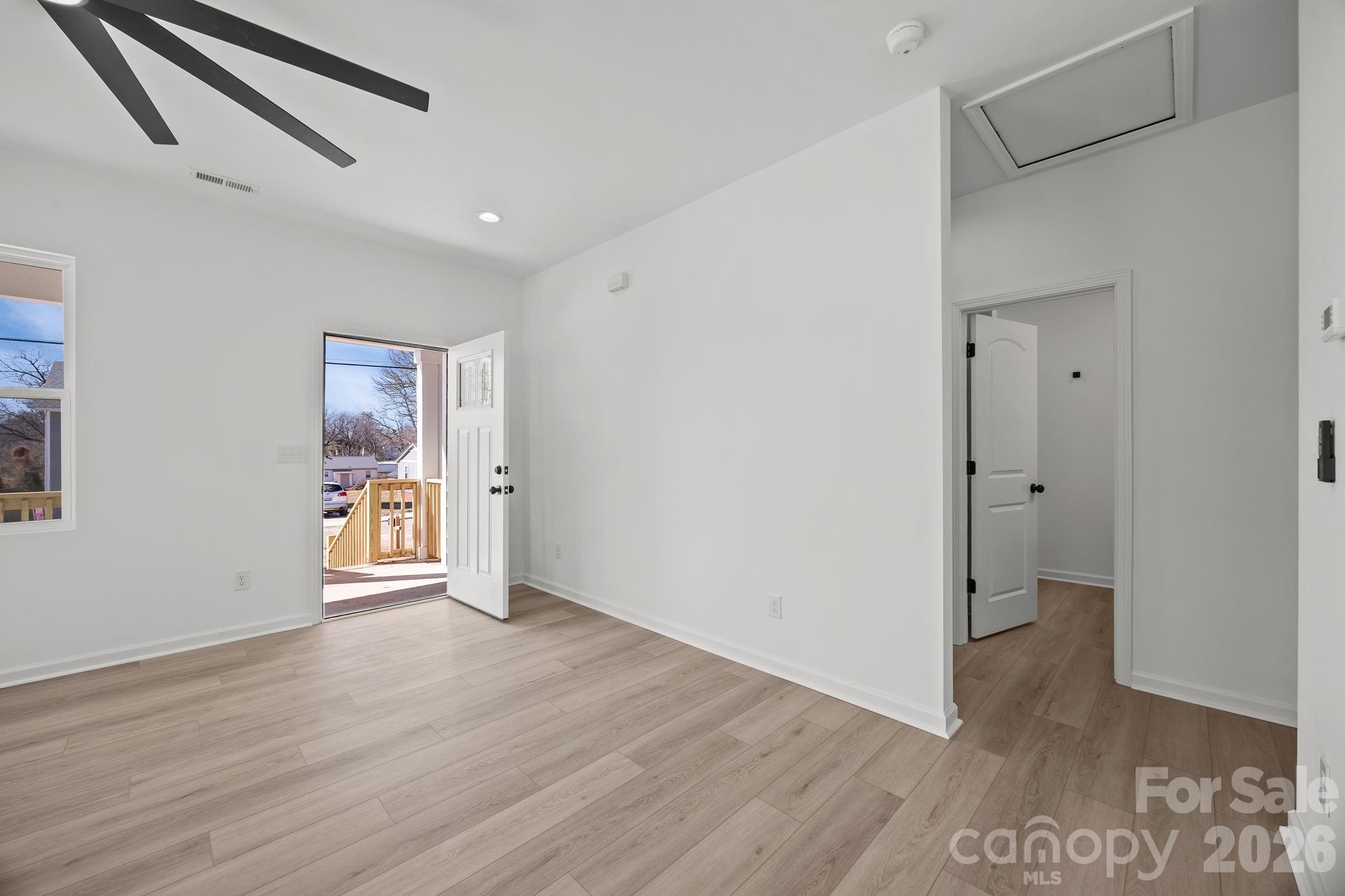 111 E Earnhardt Street Property Photo 10