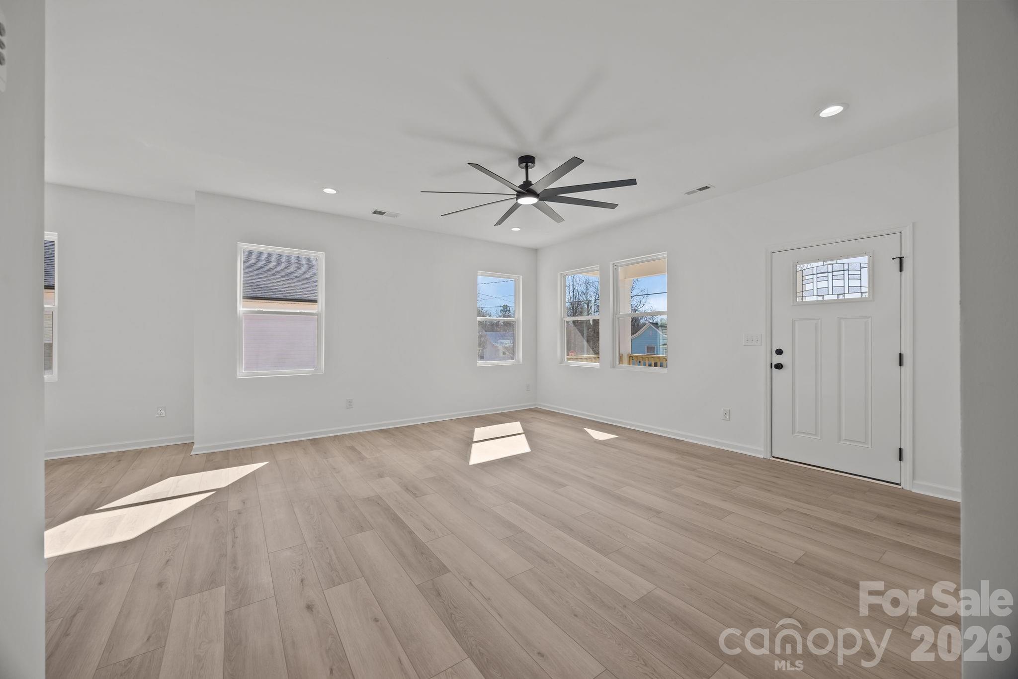 111 E Earnhardt Street Property Photo 11