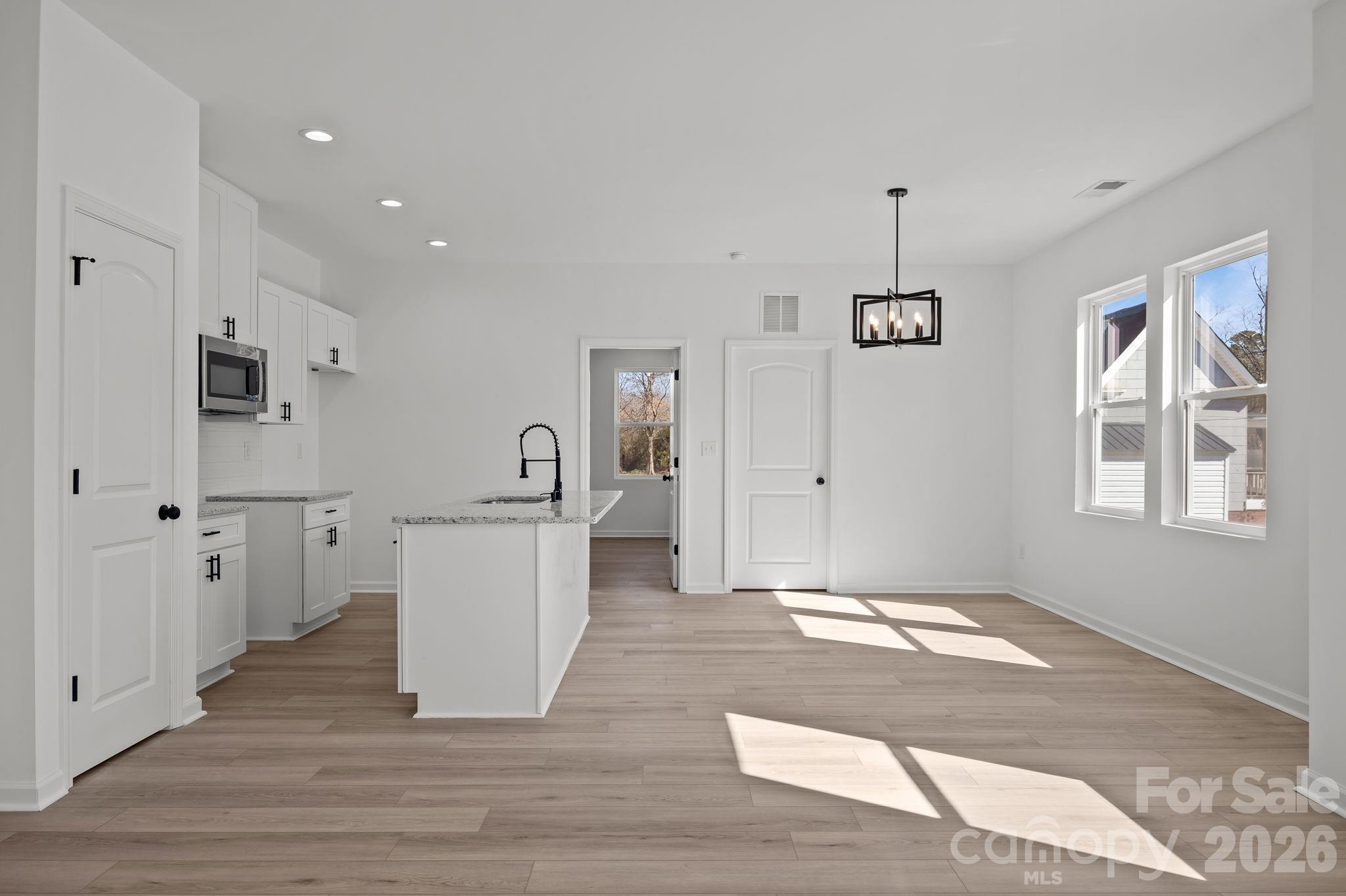 111 E Earnhardt Street Property Photo 15