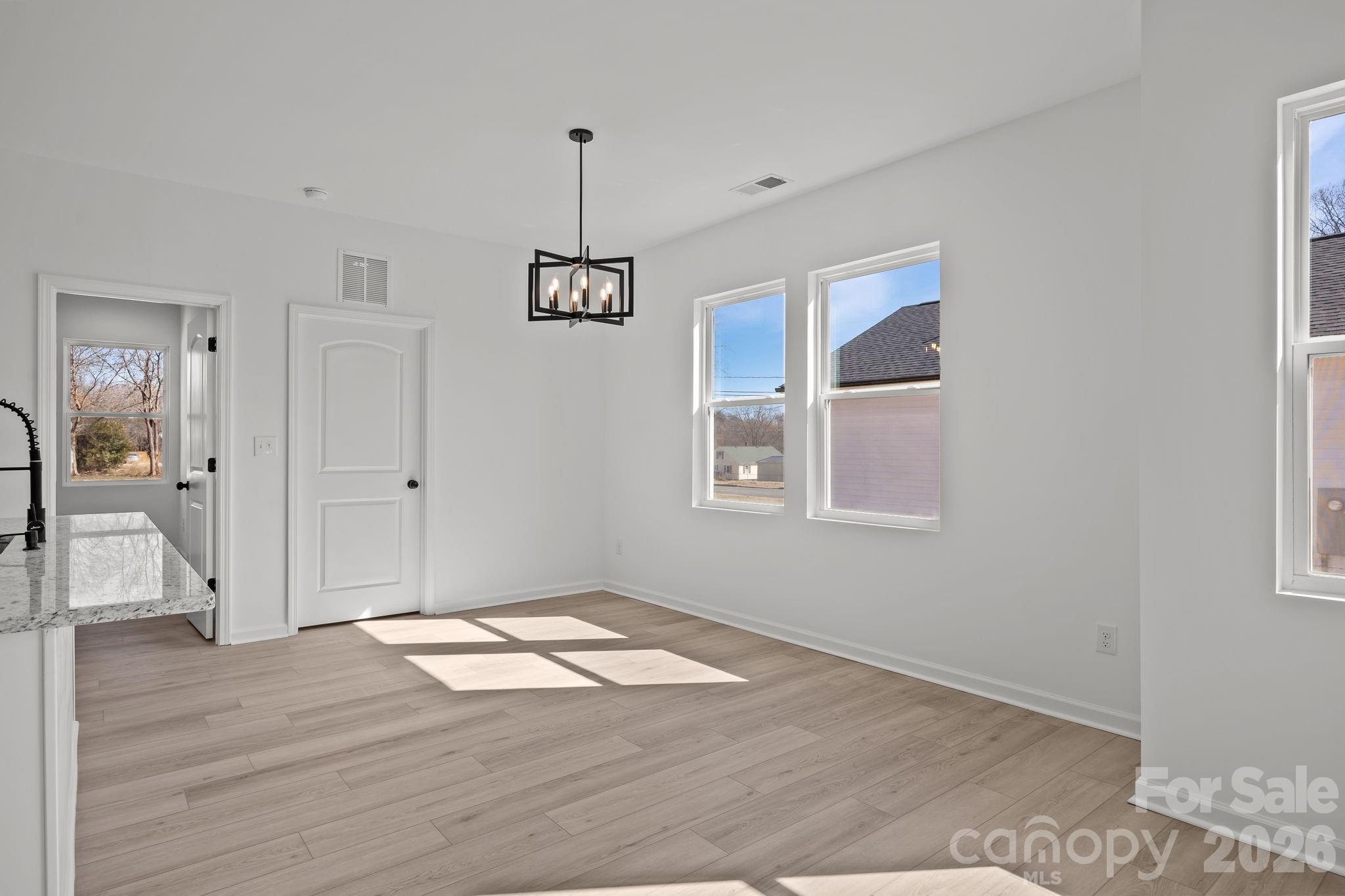 111 E Earnhardt Street Property Photo 16