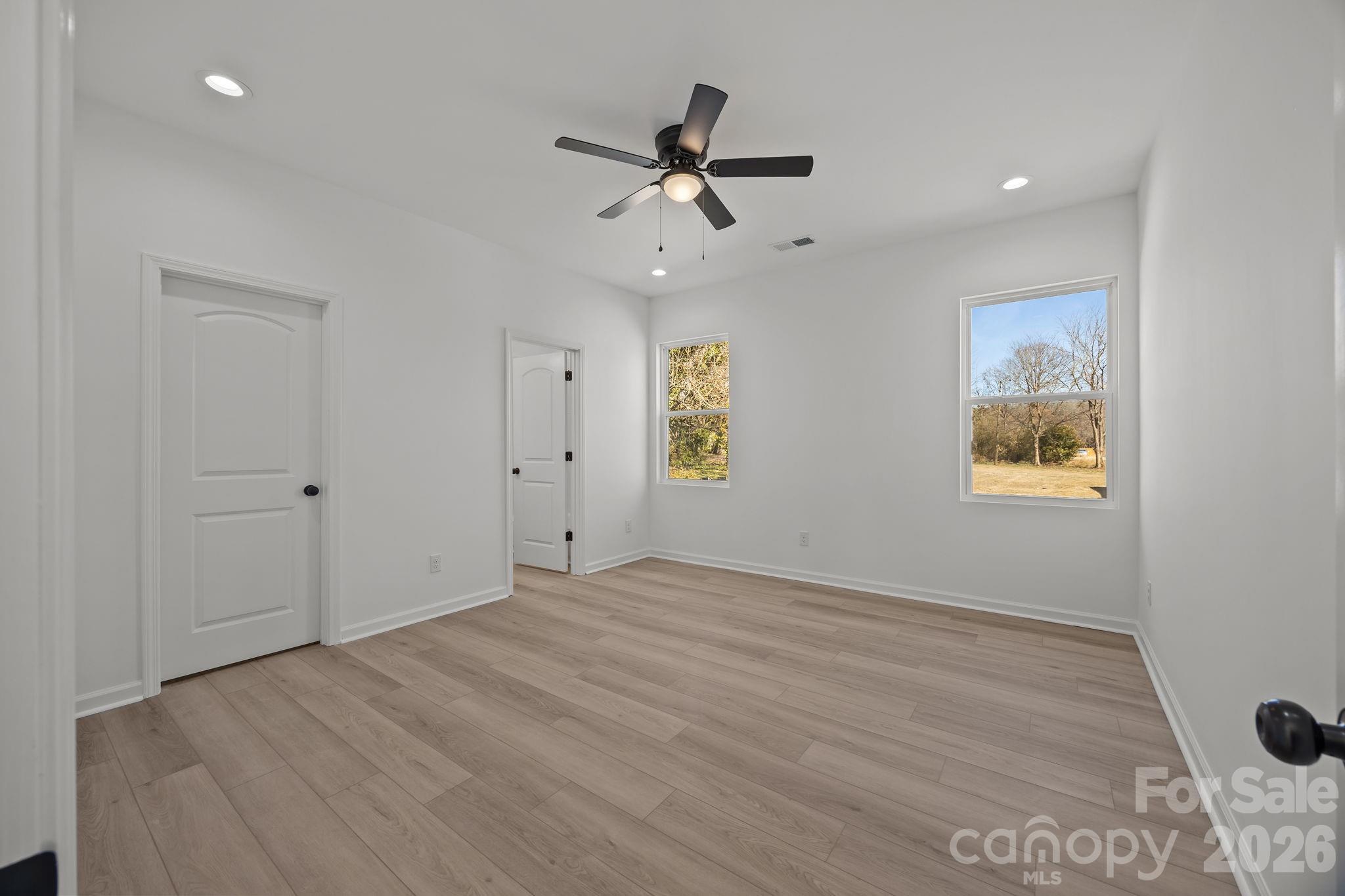 111 E Earnhardt Street Property Photo 26