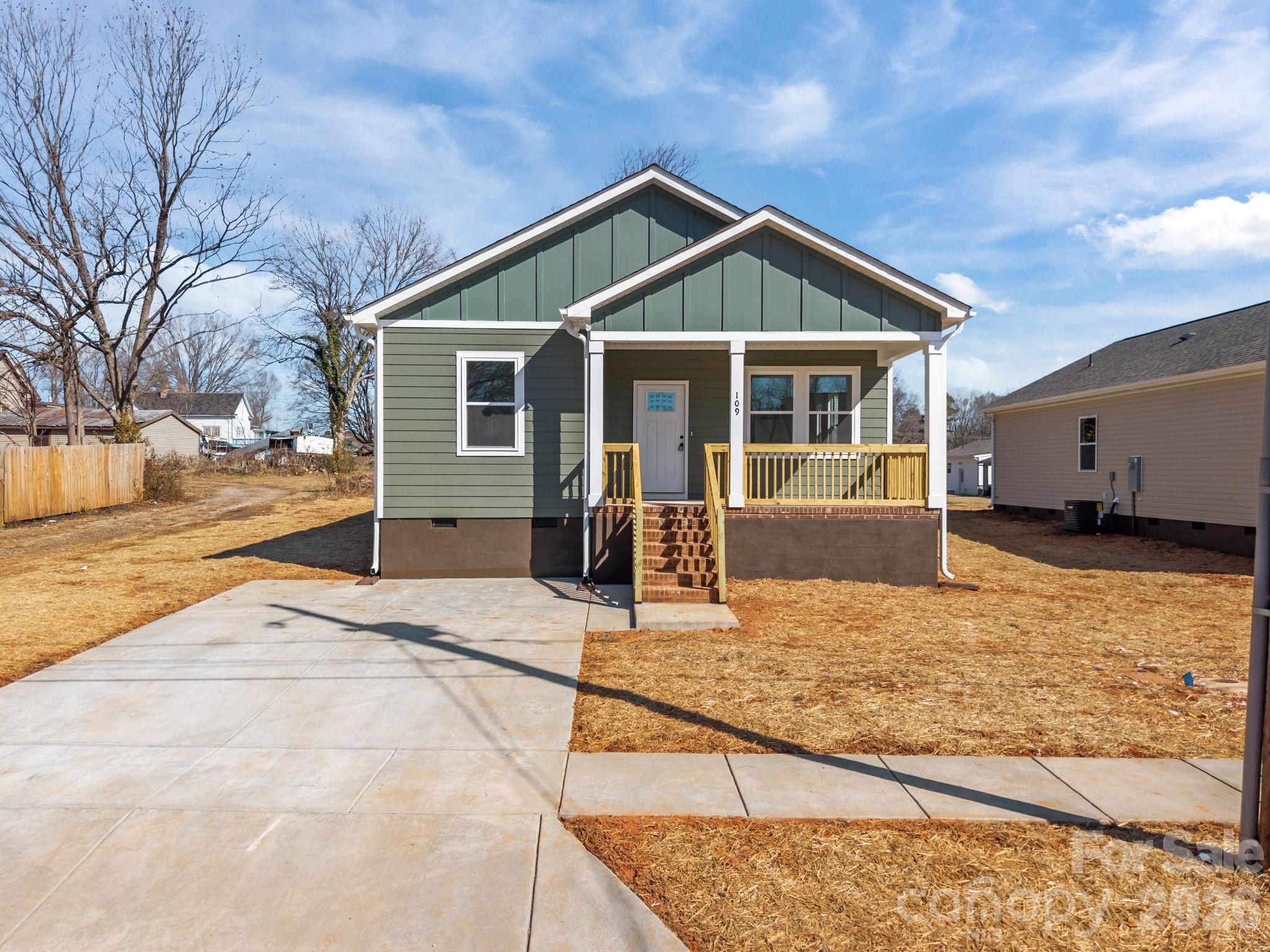 109 E Earnhardt Street Property Photo 2