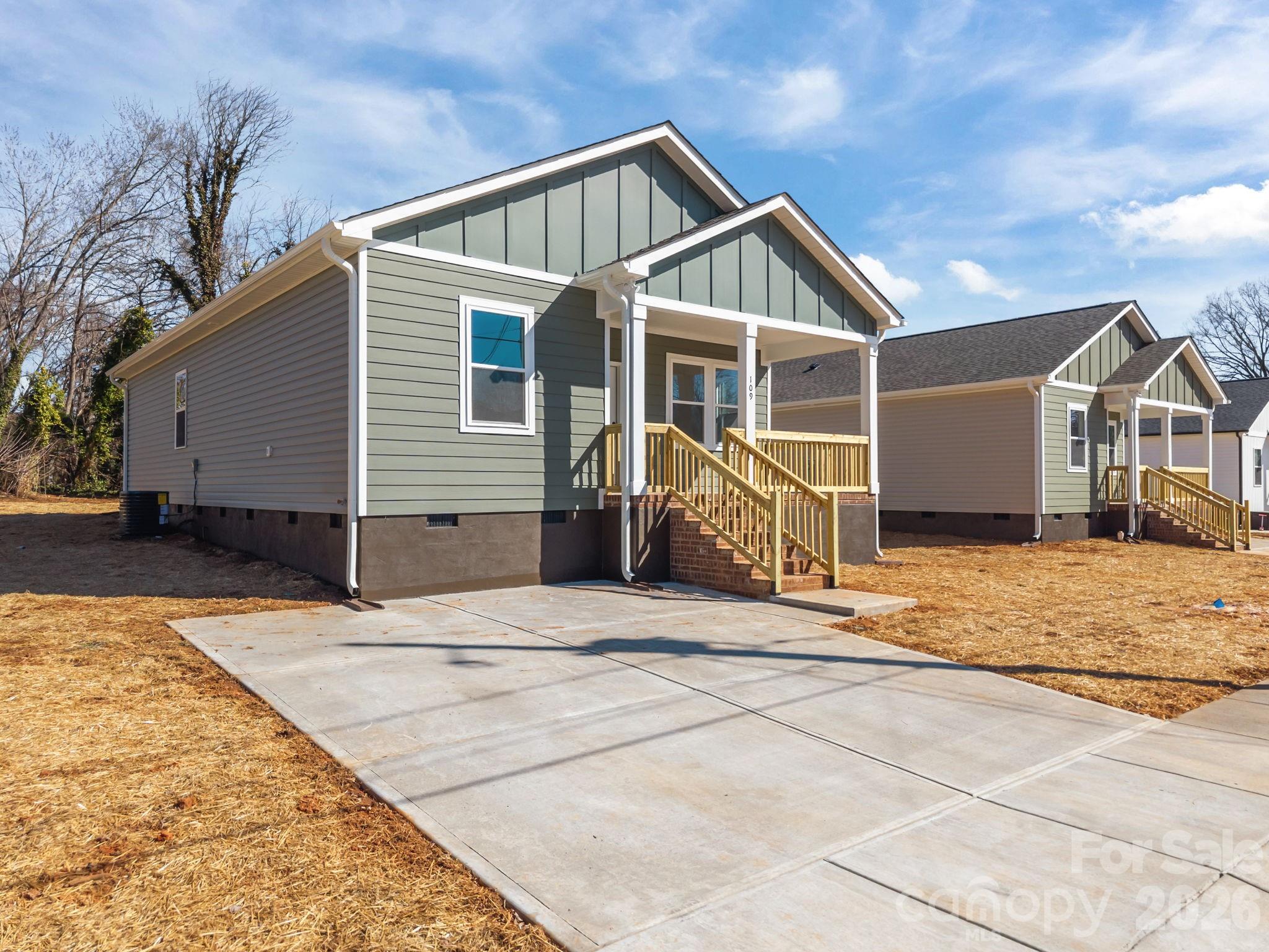 109 E Earnhardt Street Property Photo 3