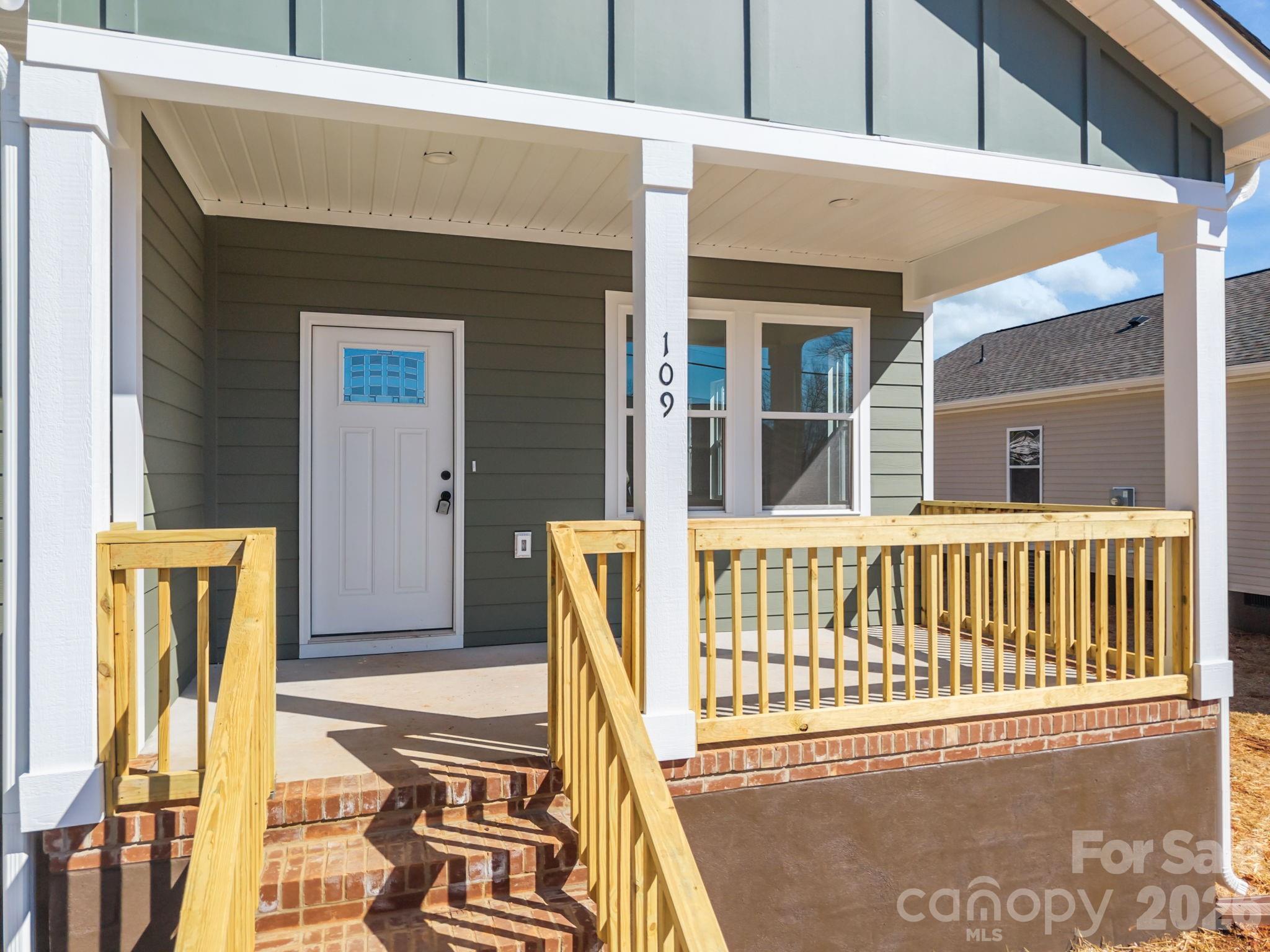 109 E Earnhardt Street Property Photo 5