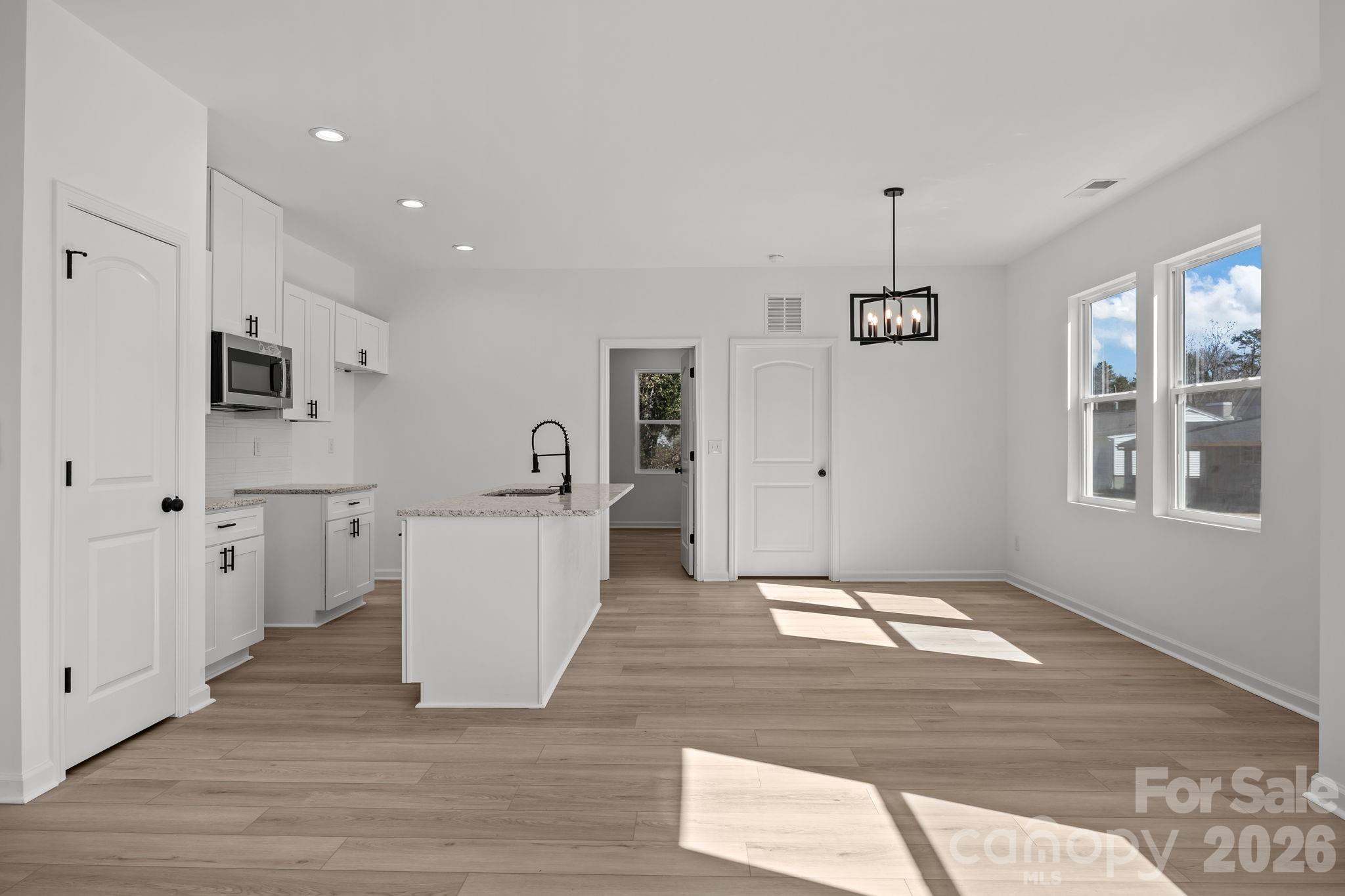 109 E Earnhardt Street Property Photo 11