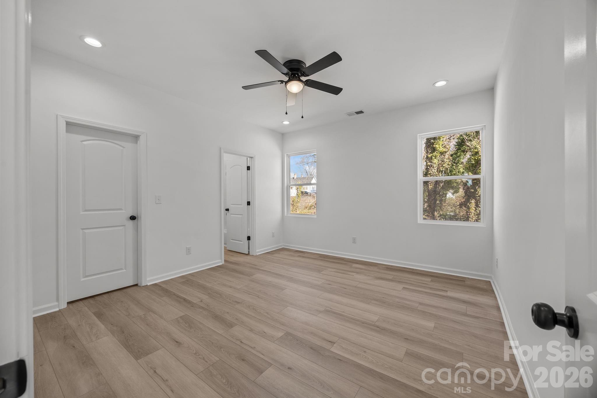 109 E Earnhardt Street Property Photo 20