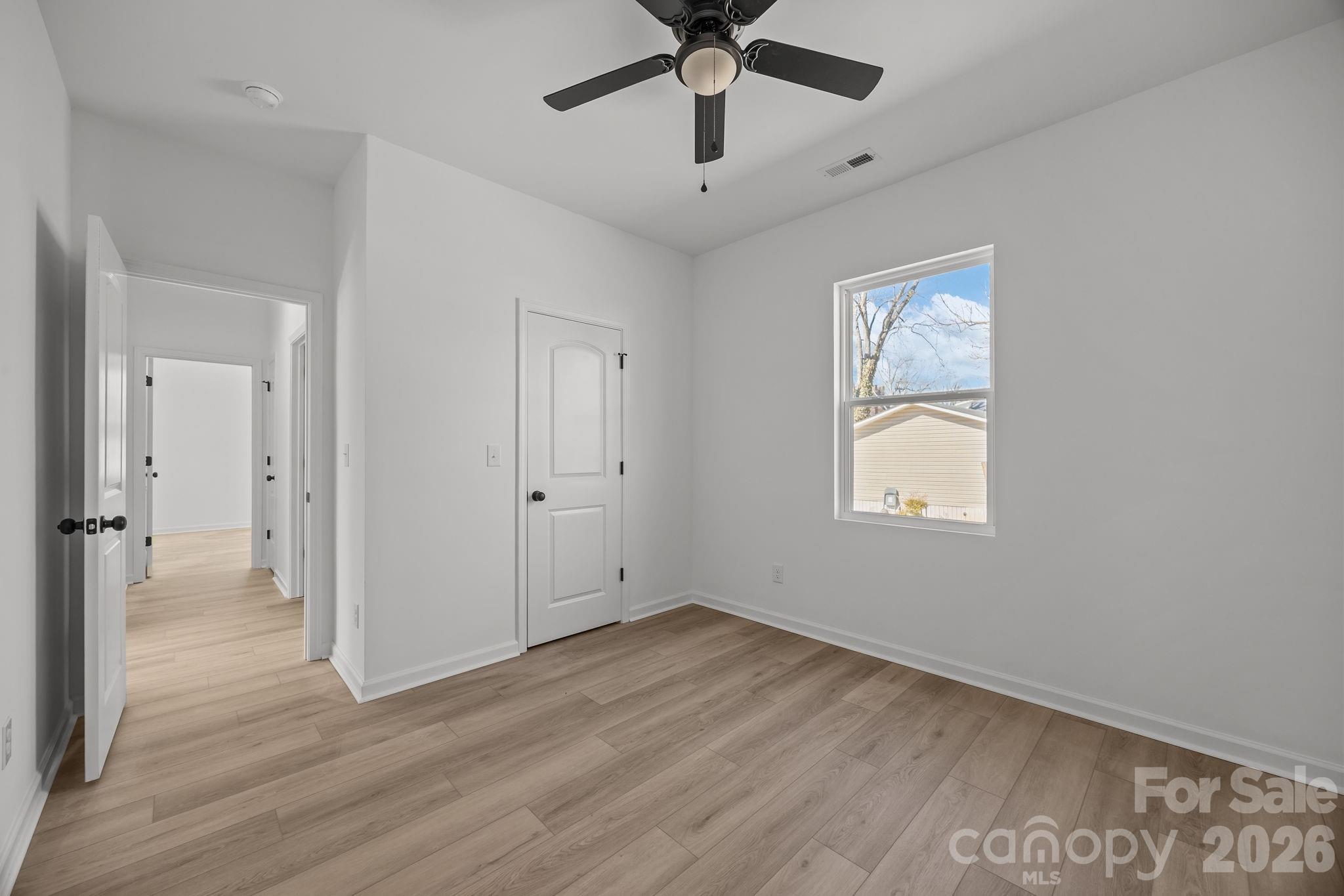 109 E Earnhardt Street Property Photo 28