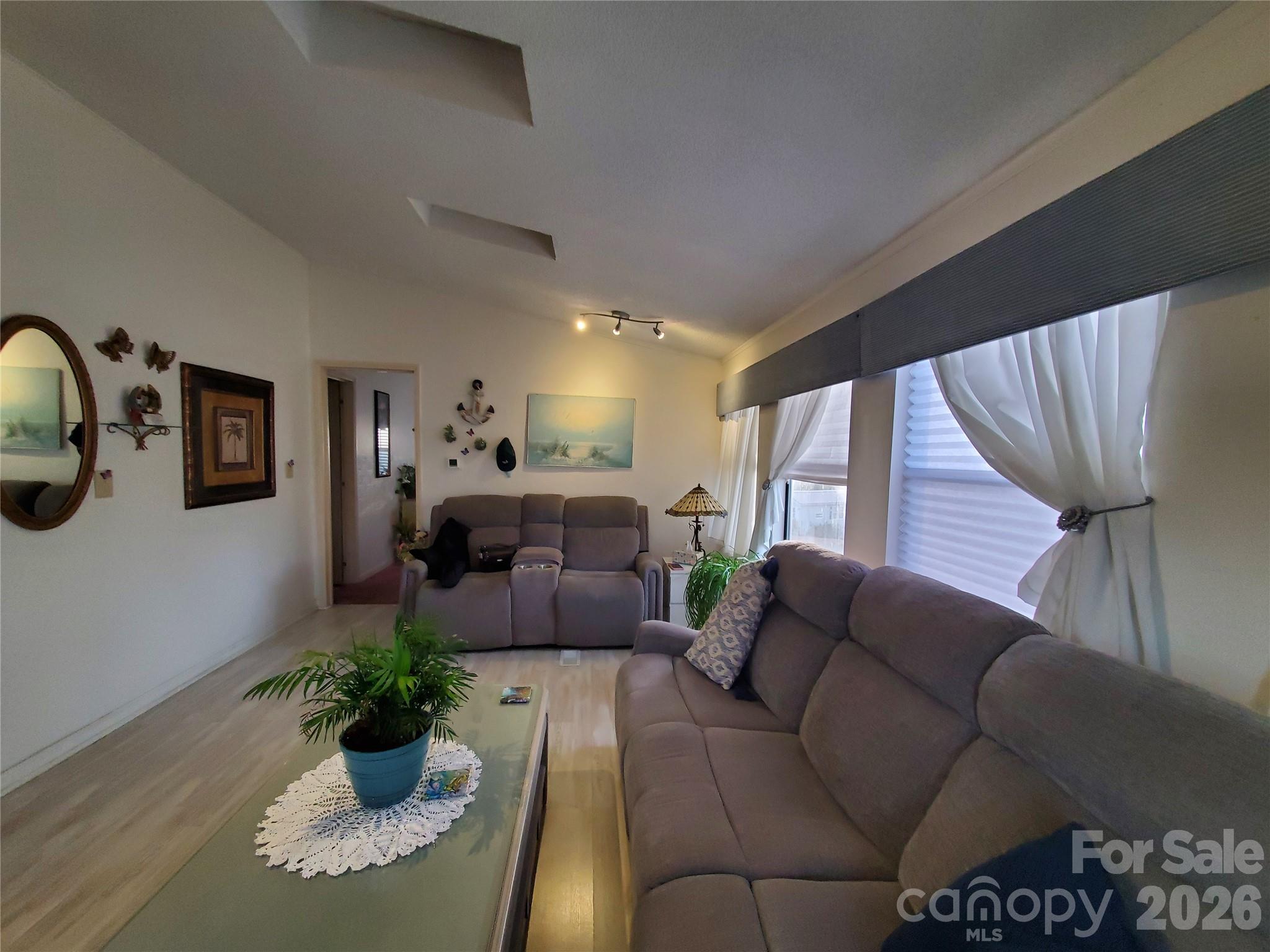 101 N Cardinal Drive Property Photo 6