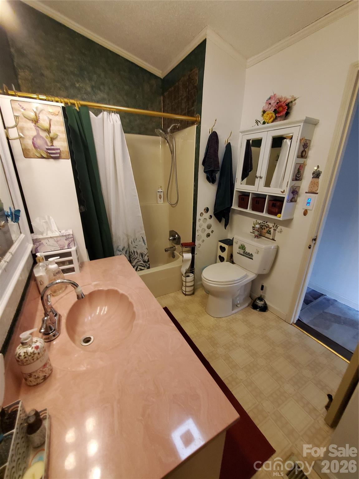 101 N Cardinal Drive Property Photo 10