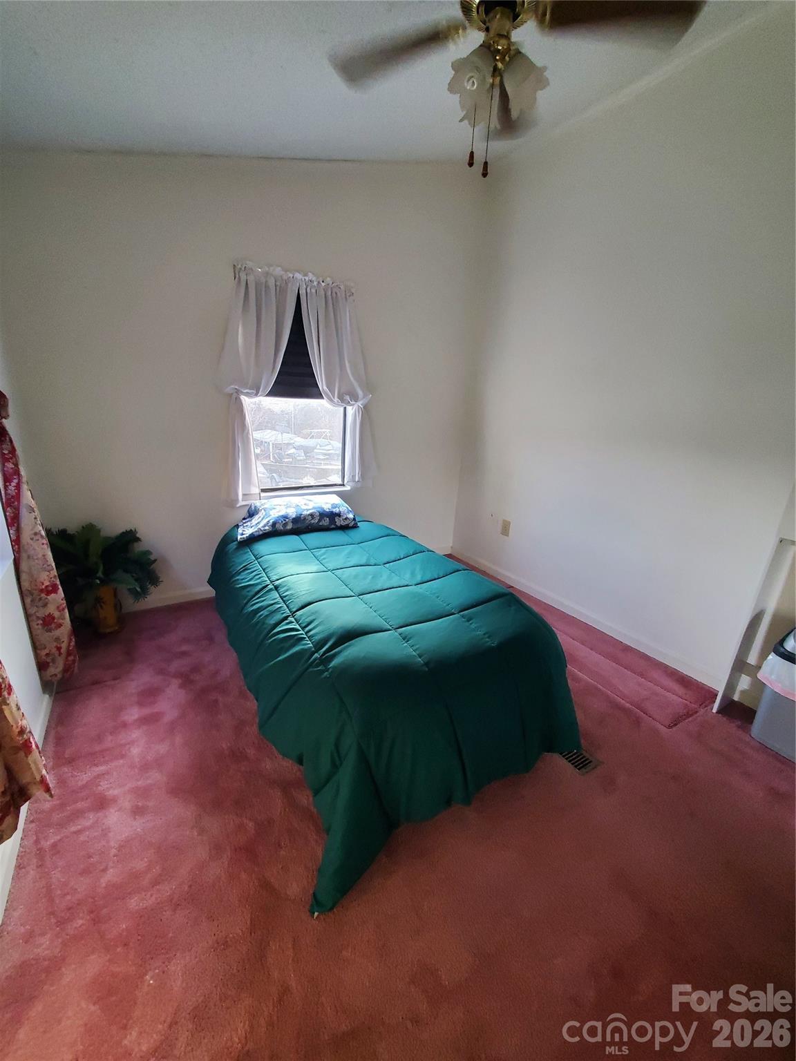 101 N Cardinal Drive Property Photo 11