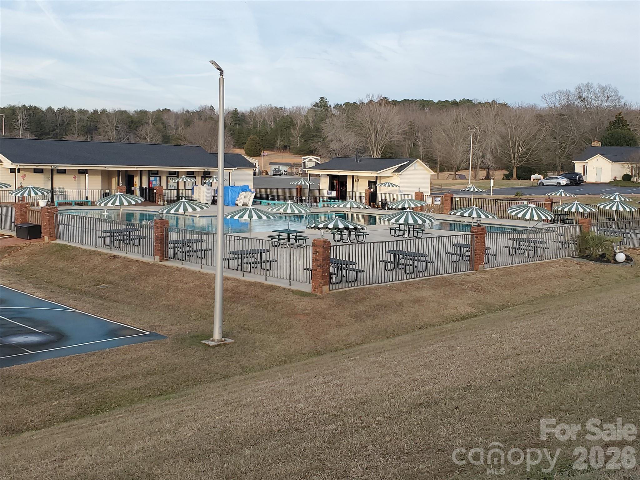 101 N Cardinal Drive Property Photo 18