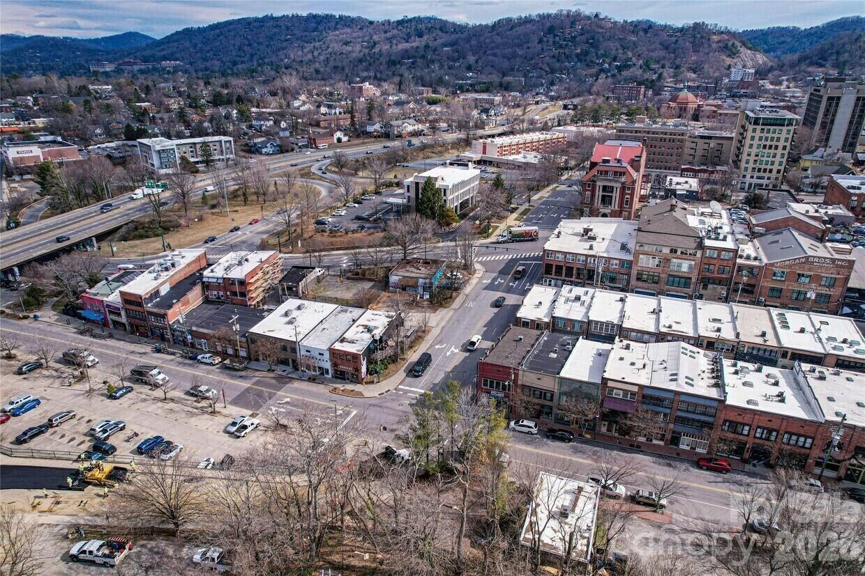 93 Broadway Street Property Photo 6