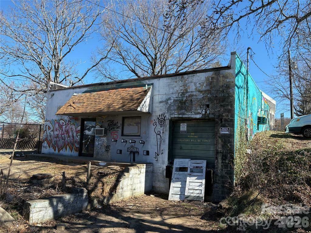 93 Broadway Street Property Photo 9