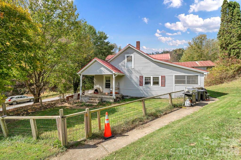 1068 Laurel Branch Road Property Photo 1