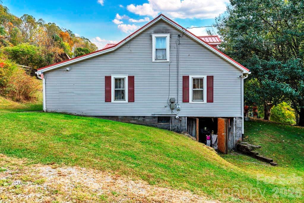 1068 Laurel Branch Road Property Photo 2