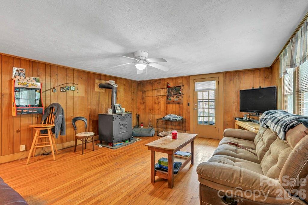 1068 Laurel Branch Road Property Photo 3