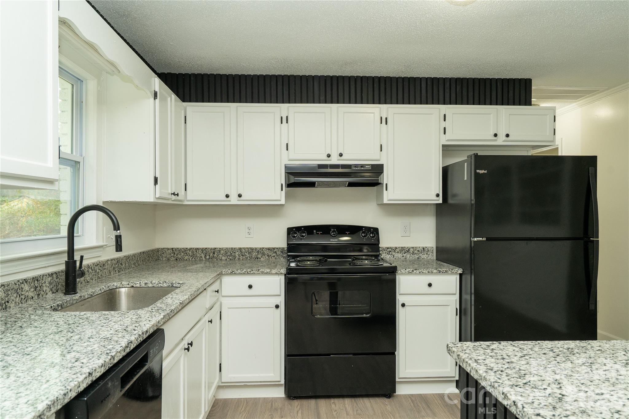 3115 Crestview Drive Property Photo 11
