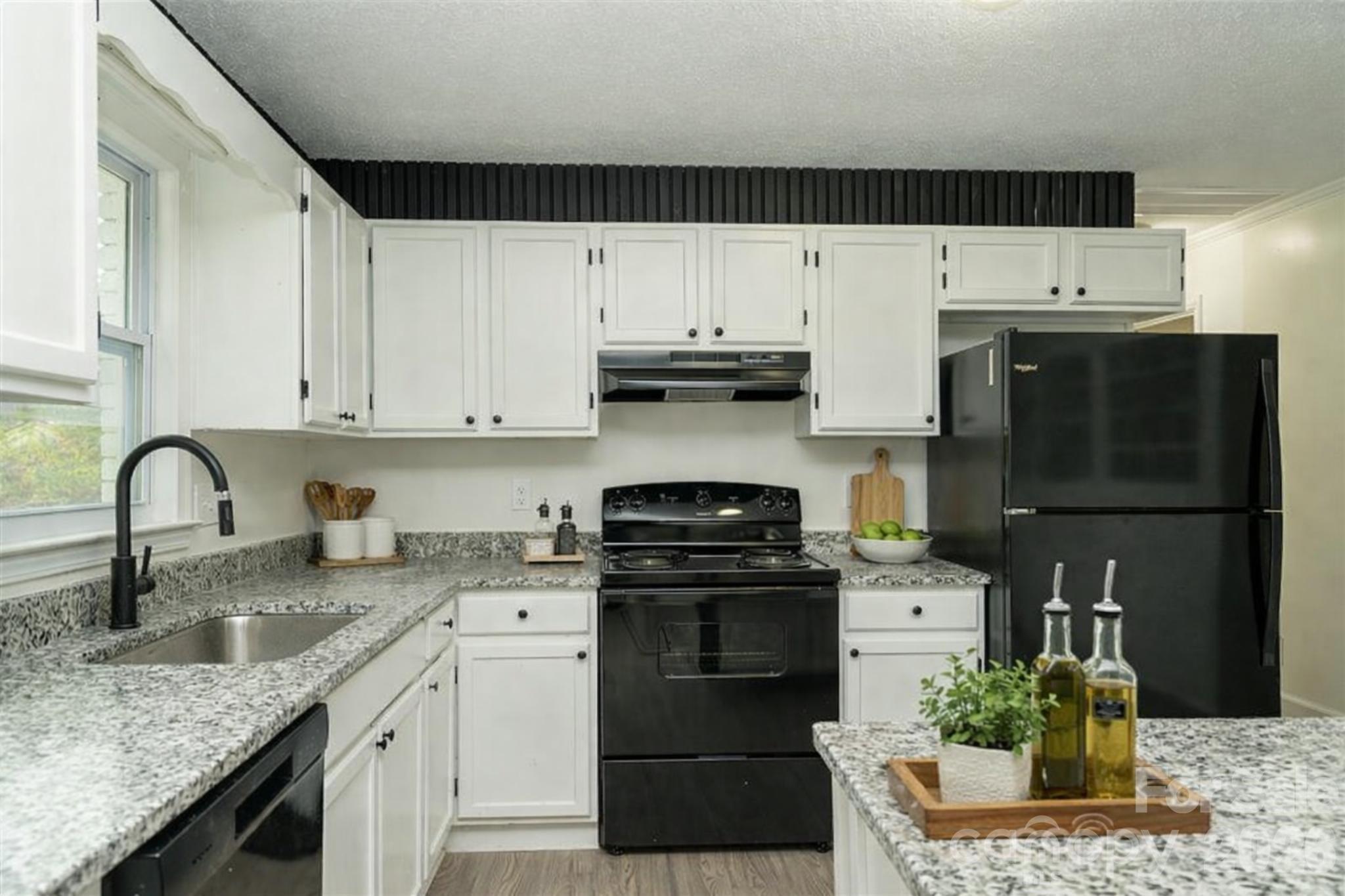 3115 Crestview Drive Property Photo 12