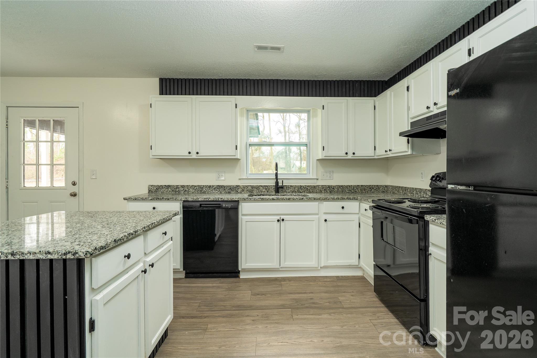 3115 Crestview Drive Property Photo 14