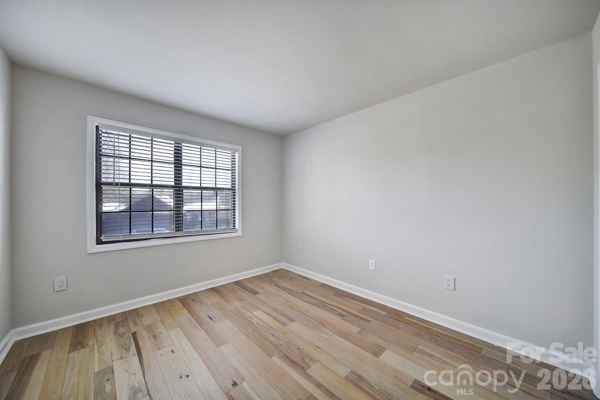 498 Glory Court Property Photo 14